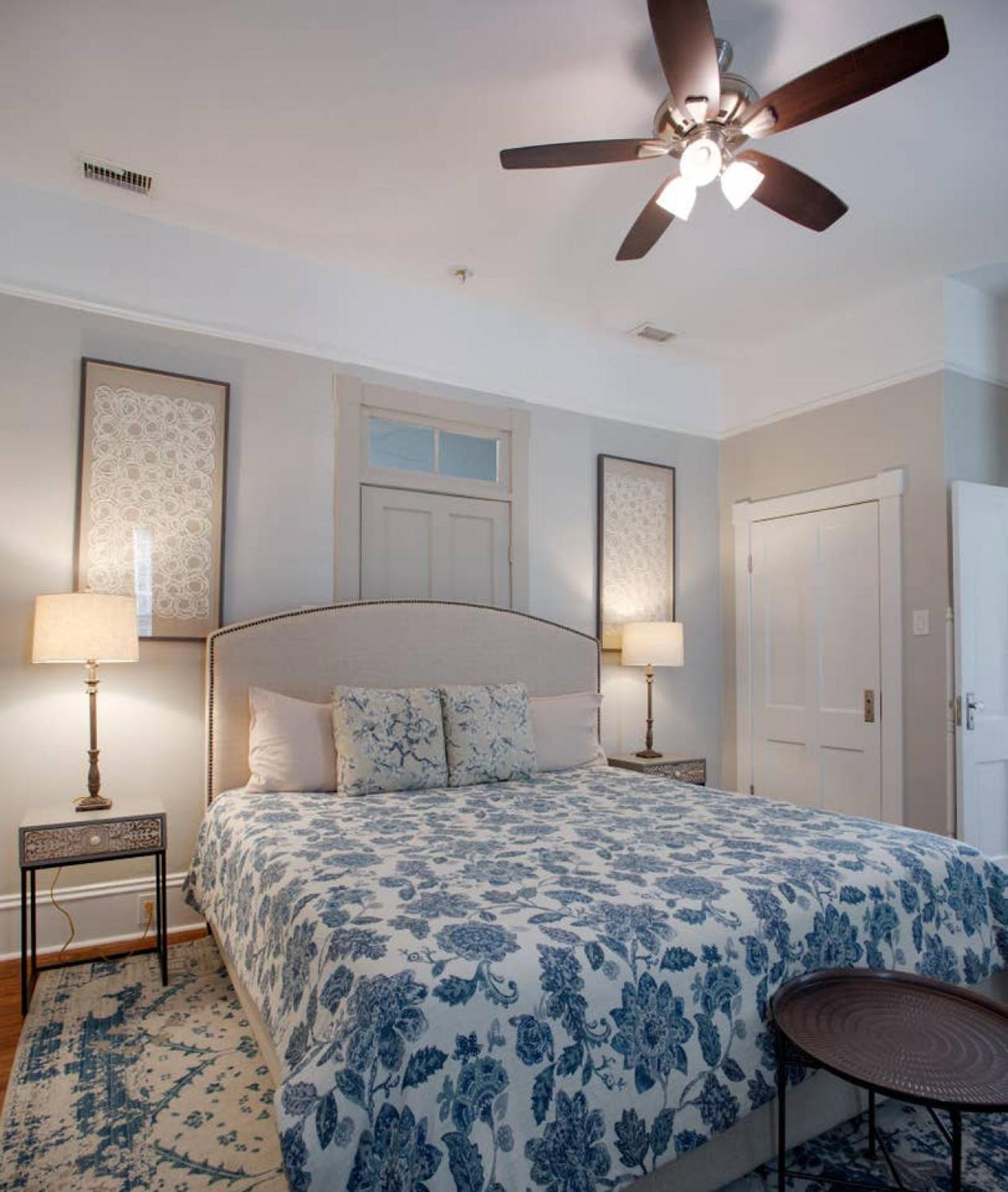 Five-Bedroom House - Photo 15