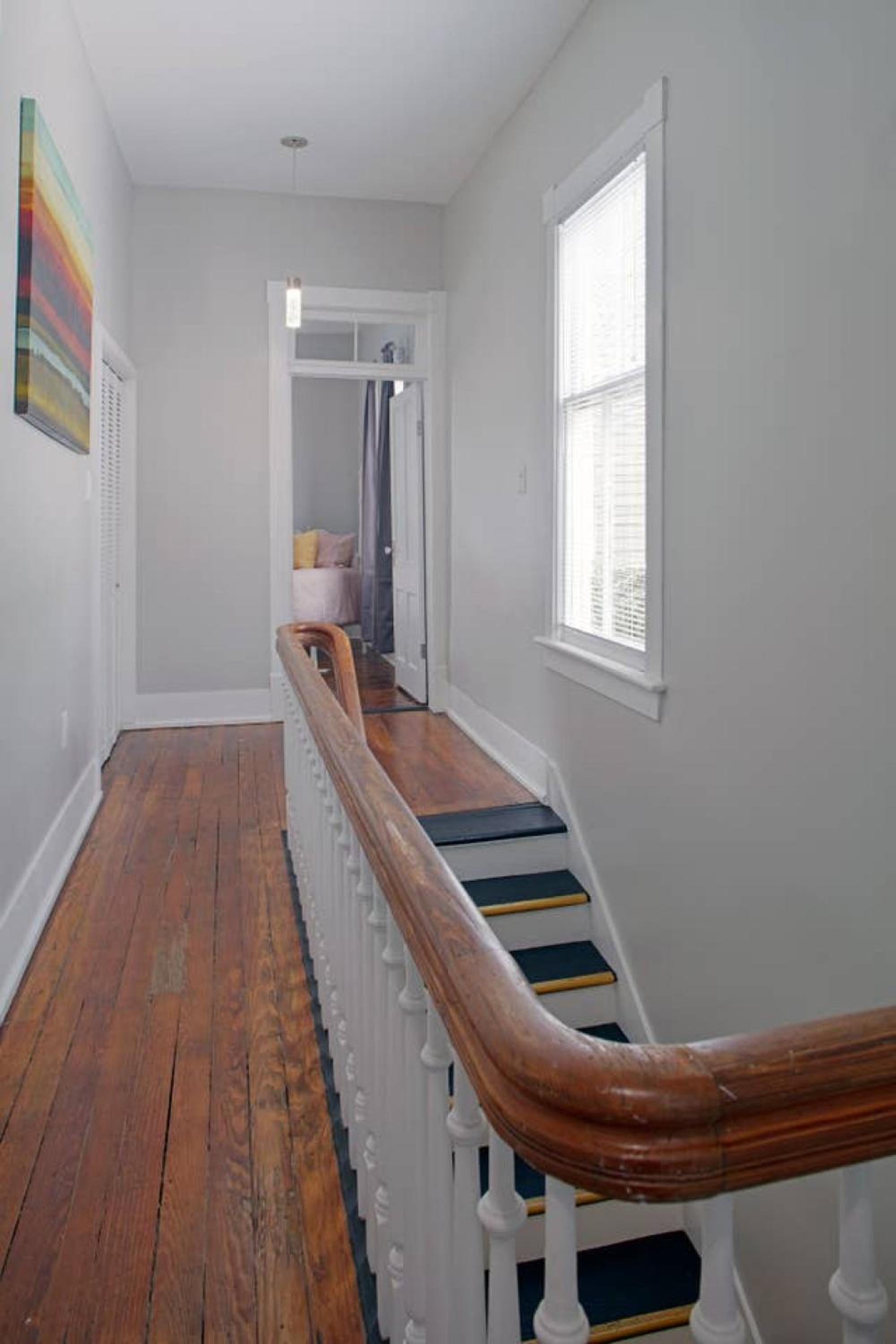 Five-Bedroom House - Photo 7