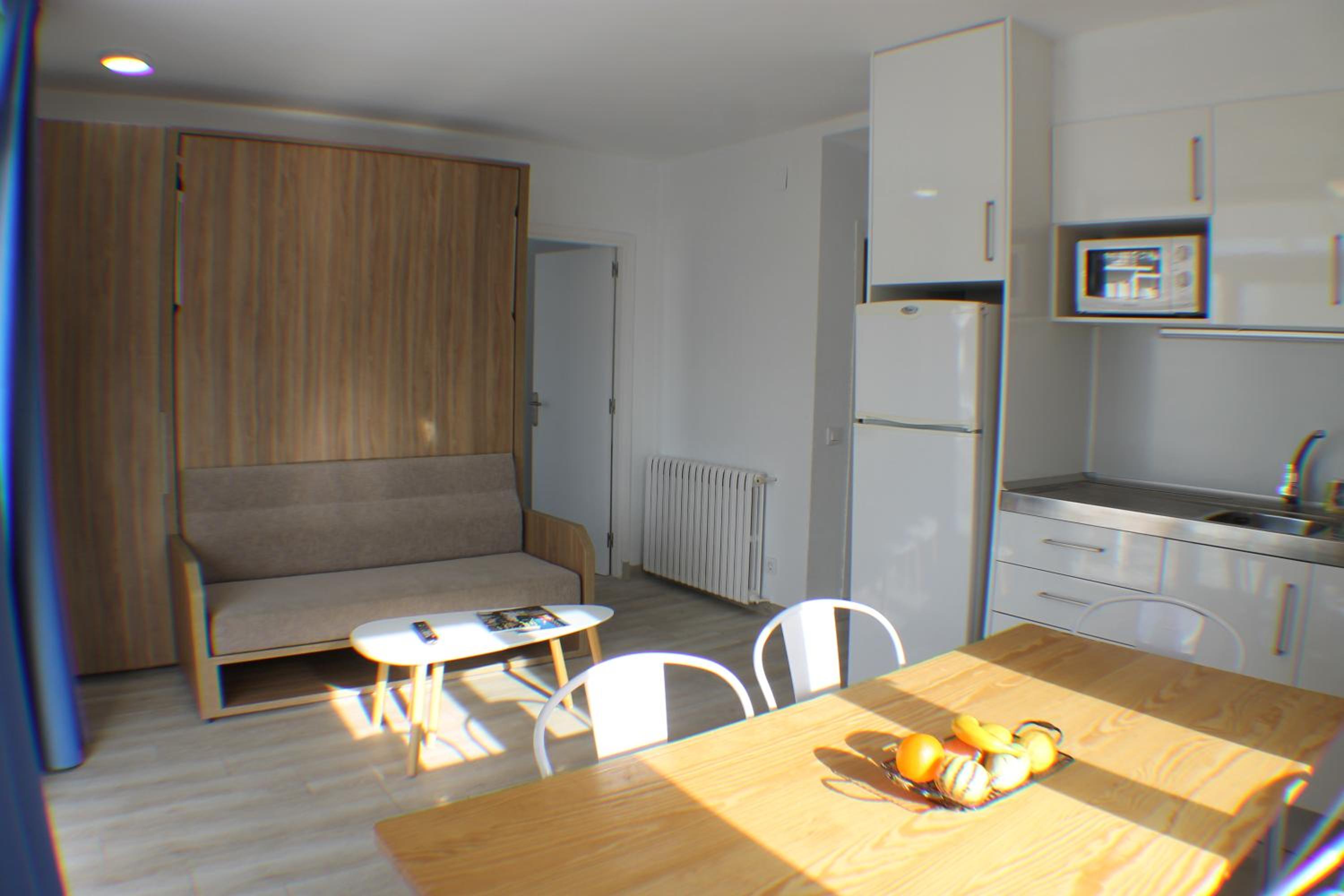 Two-Bedroom Apartment (6 Adults) photo 2