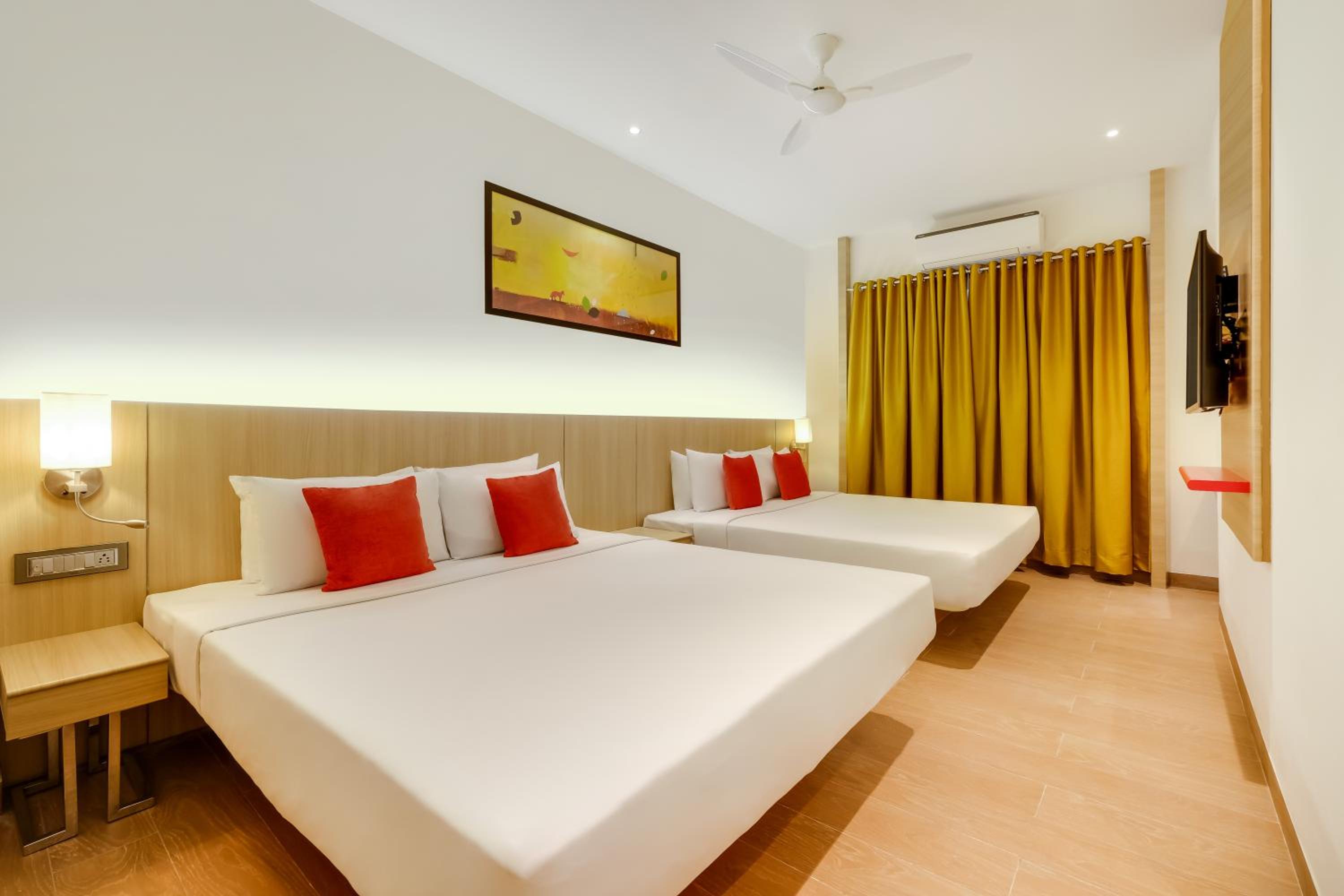 Executive Suite - Photo 3