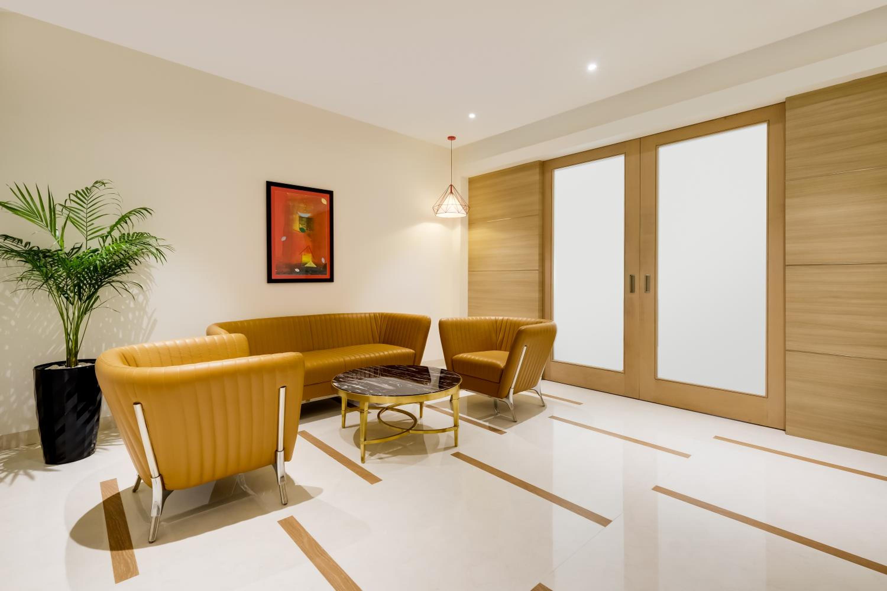 Executive Suite - Photo 7