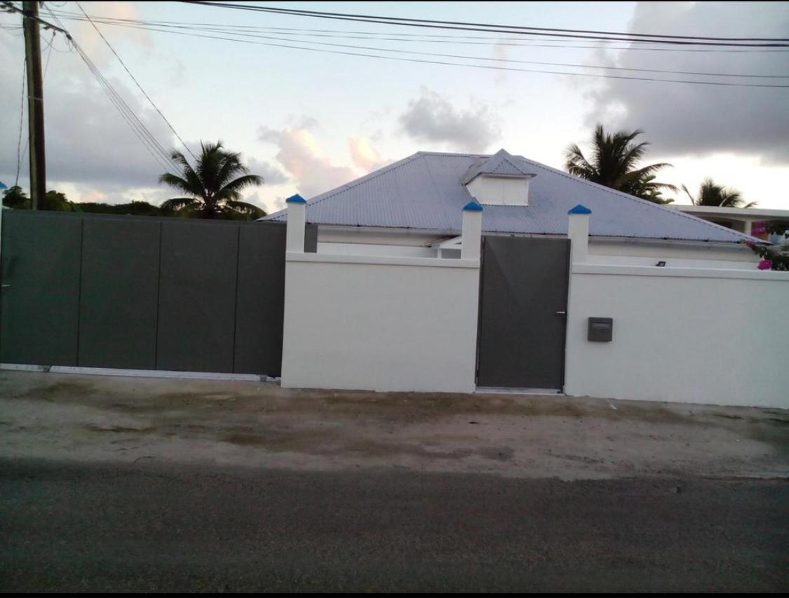 Three-Bedroom House - Photo 9