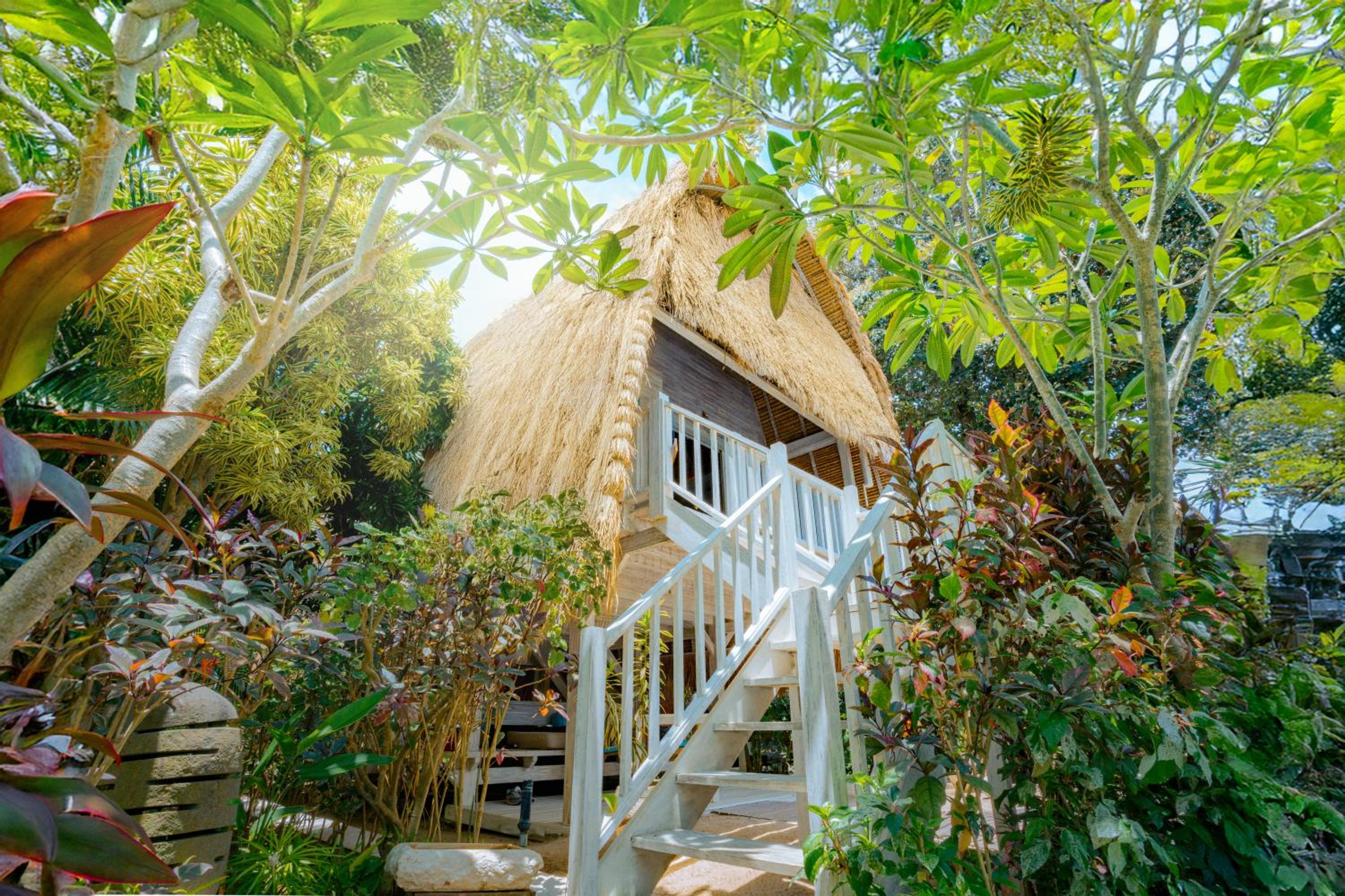 Deluxe Bungalow with Garden View