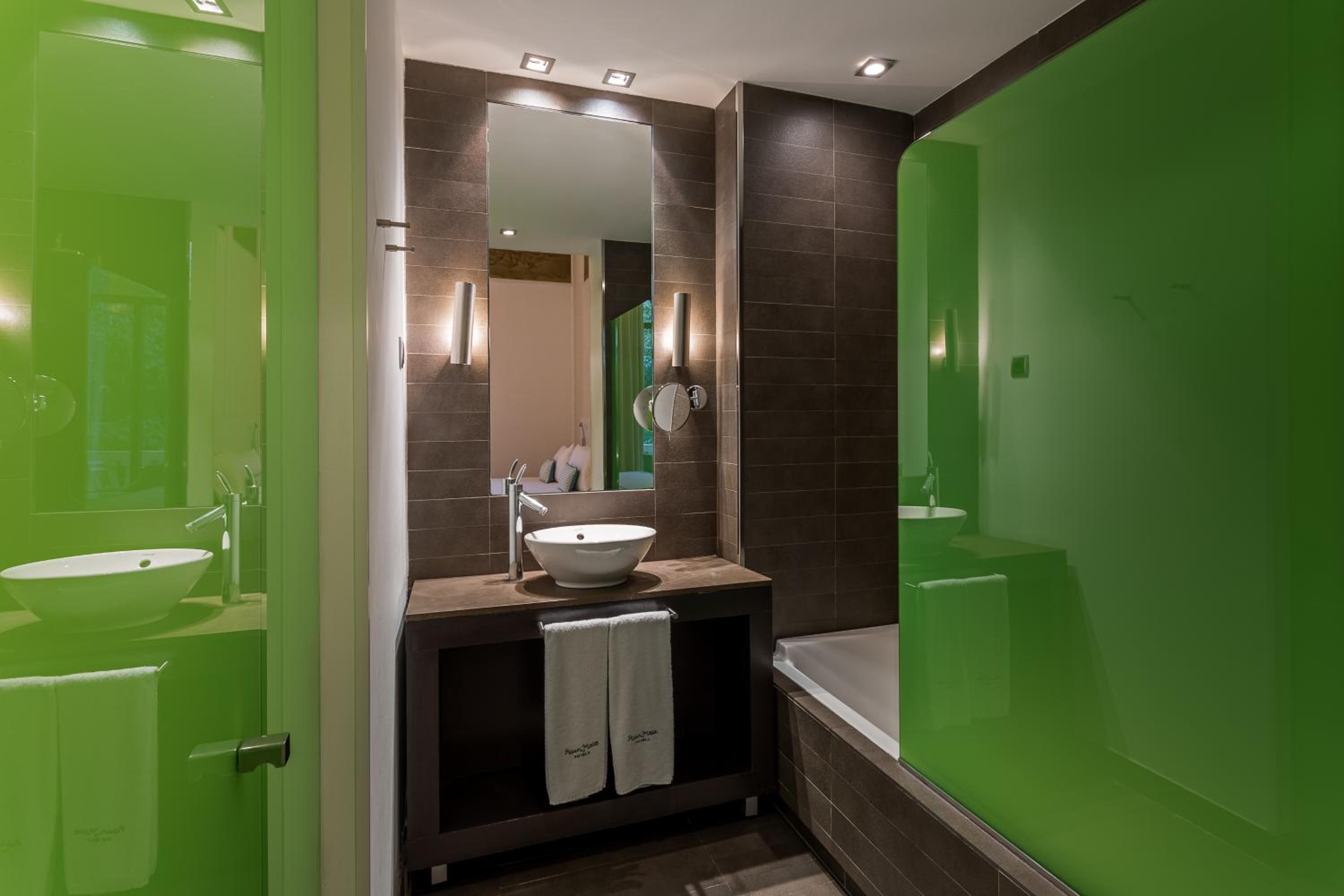 Junior Suite with Balcony photo 2