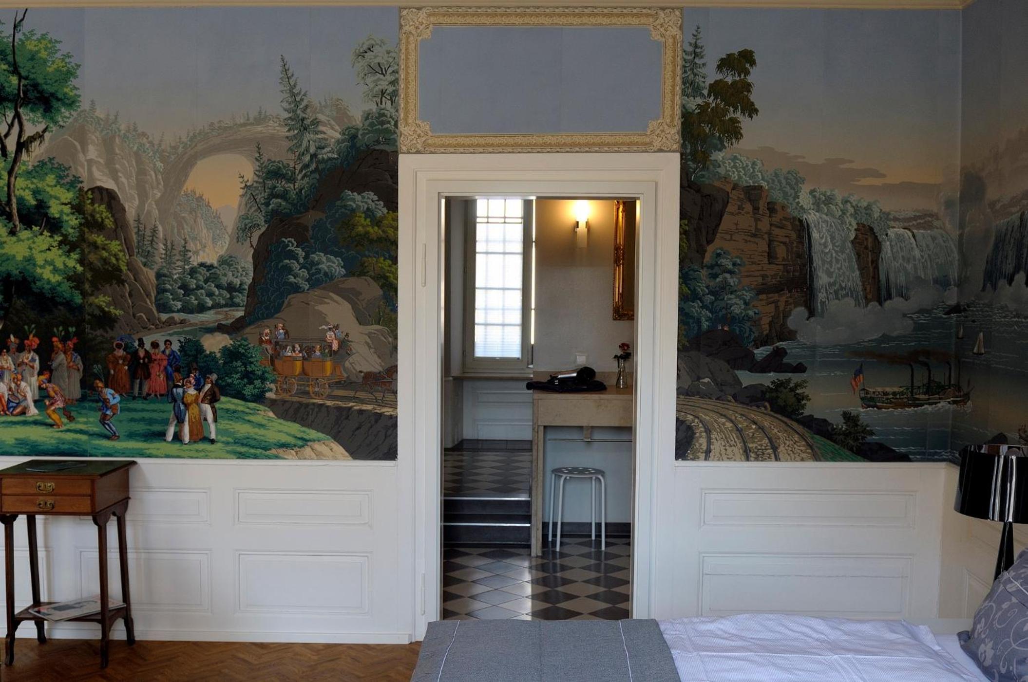 Deluxe Suite - Photo 1