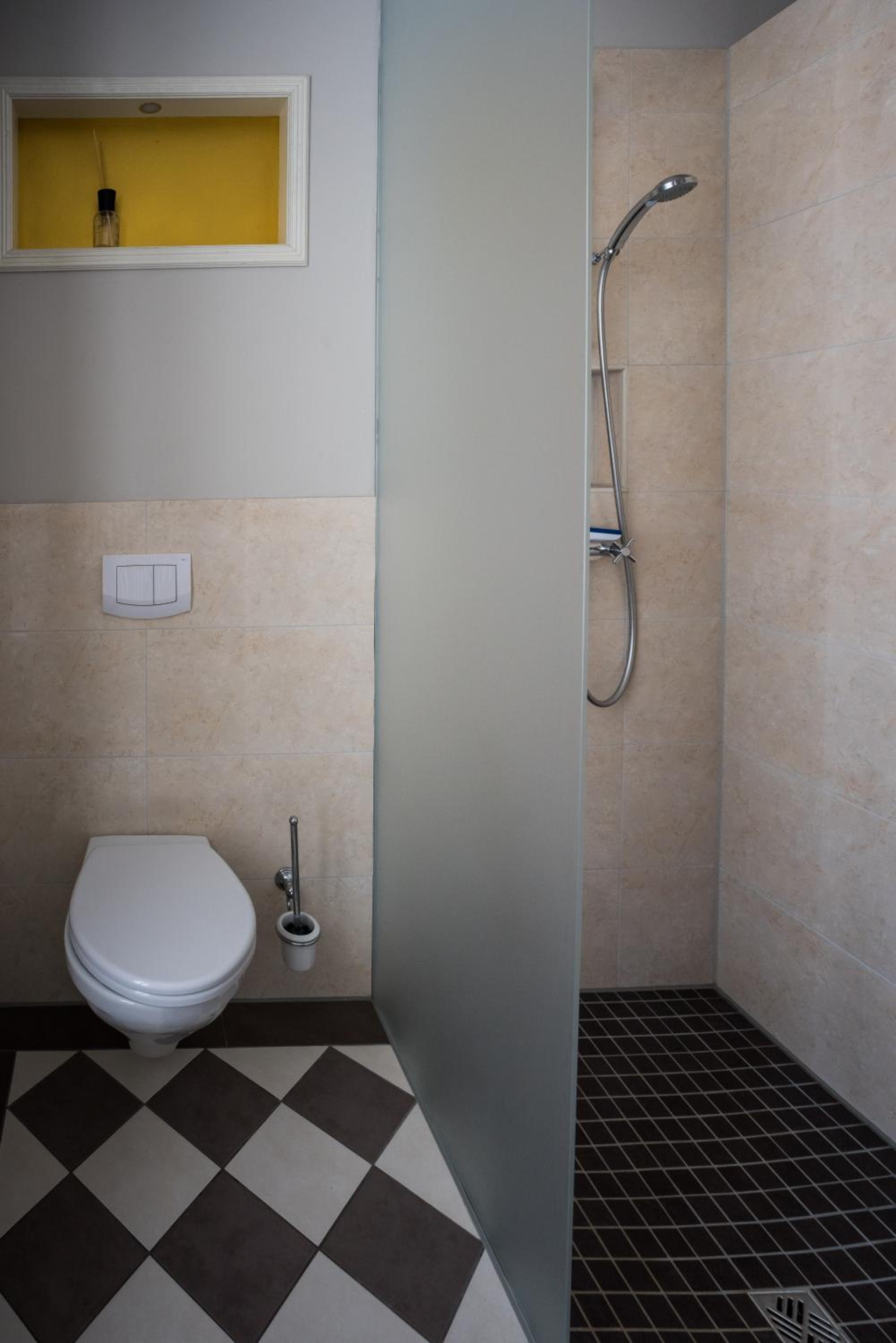 Deluxe Suite - Photo 5