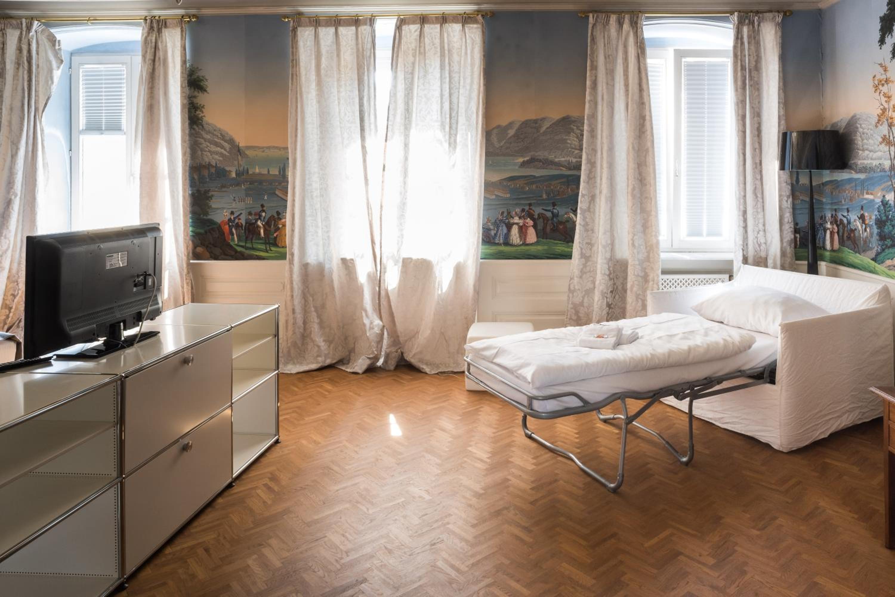 Deluxe Suite - Photo 15