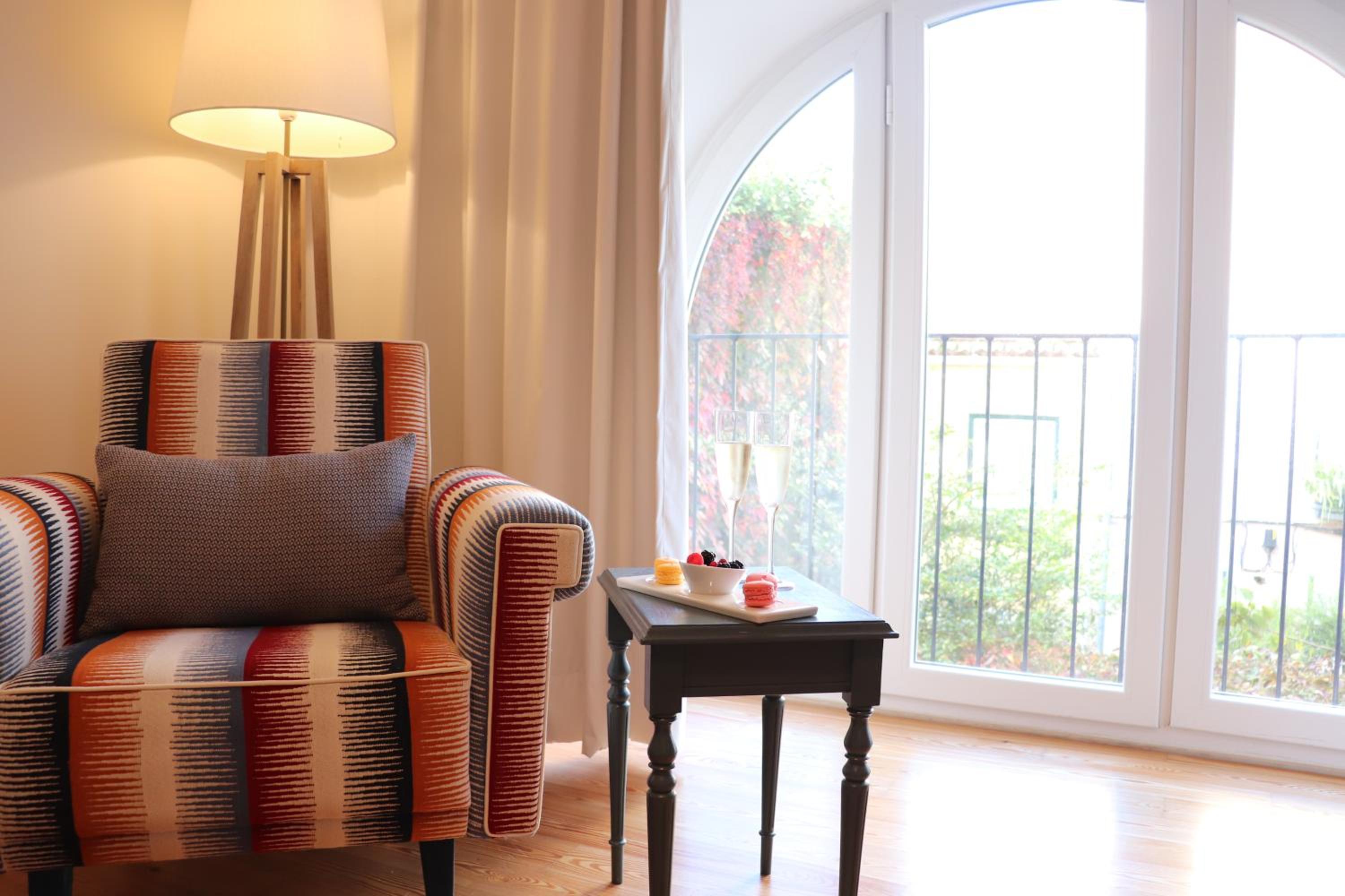 Deluxe Suite - Photo 7