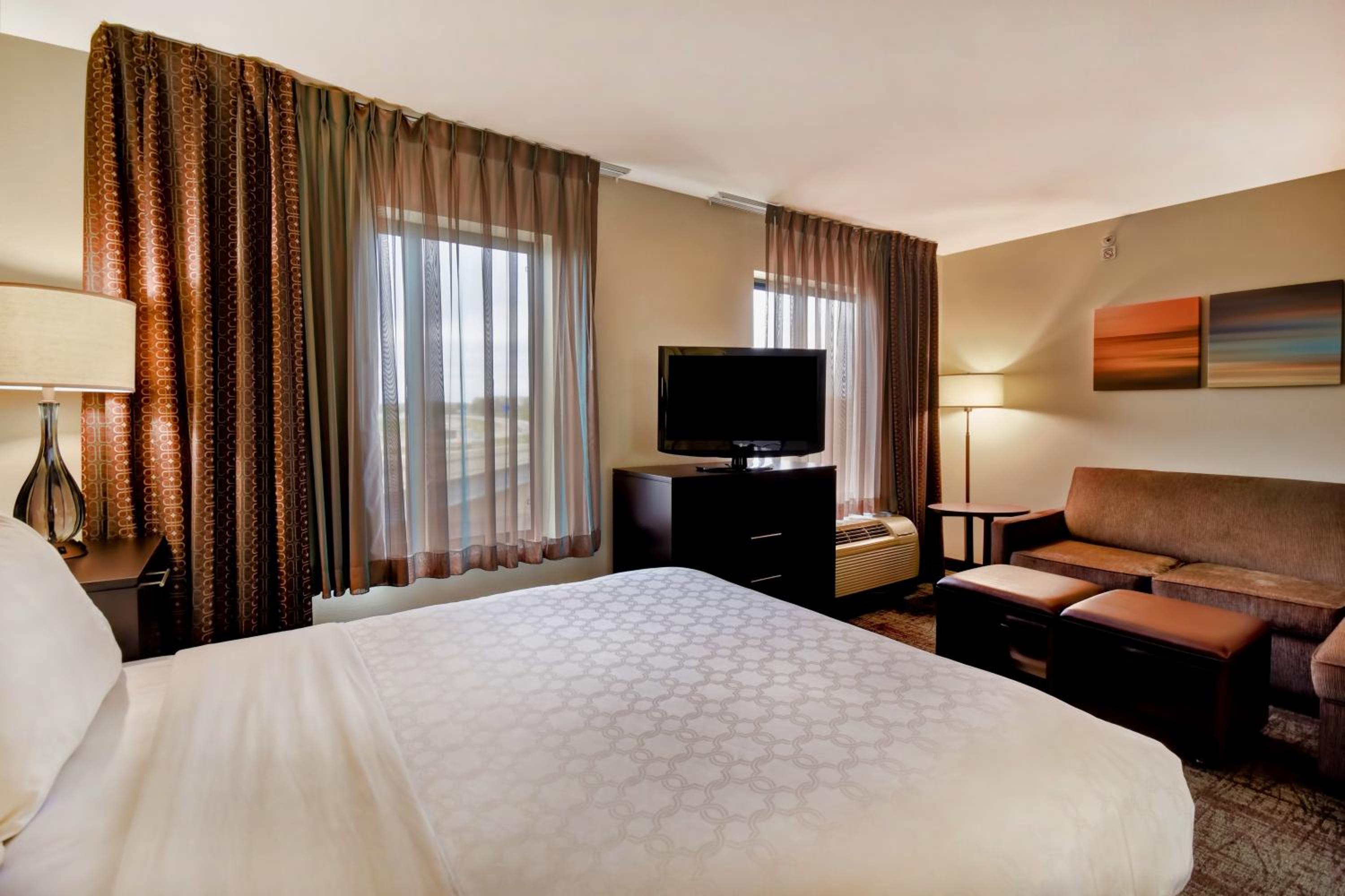 Studio Queen Suite - Photo 2