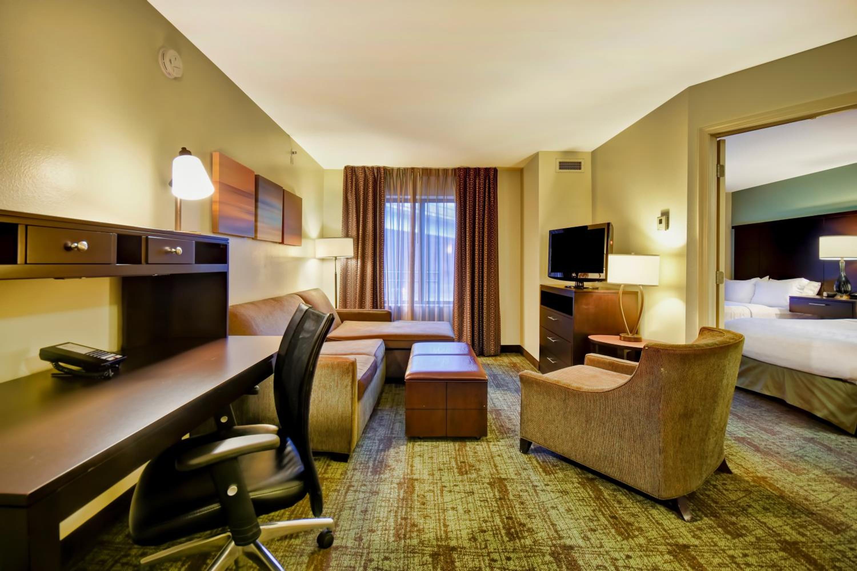 One-Bedroom Suite with Two Double Beds - Photo 4