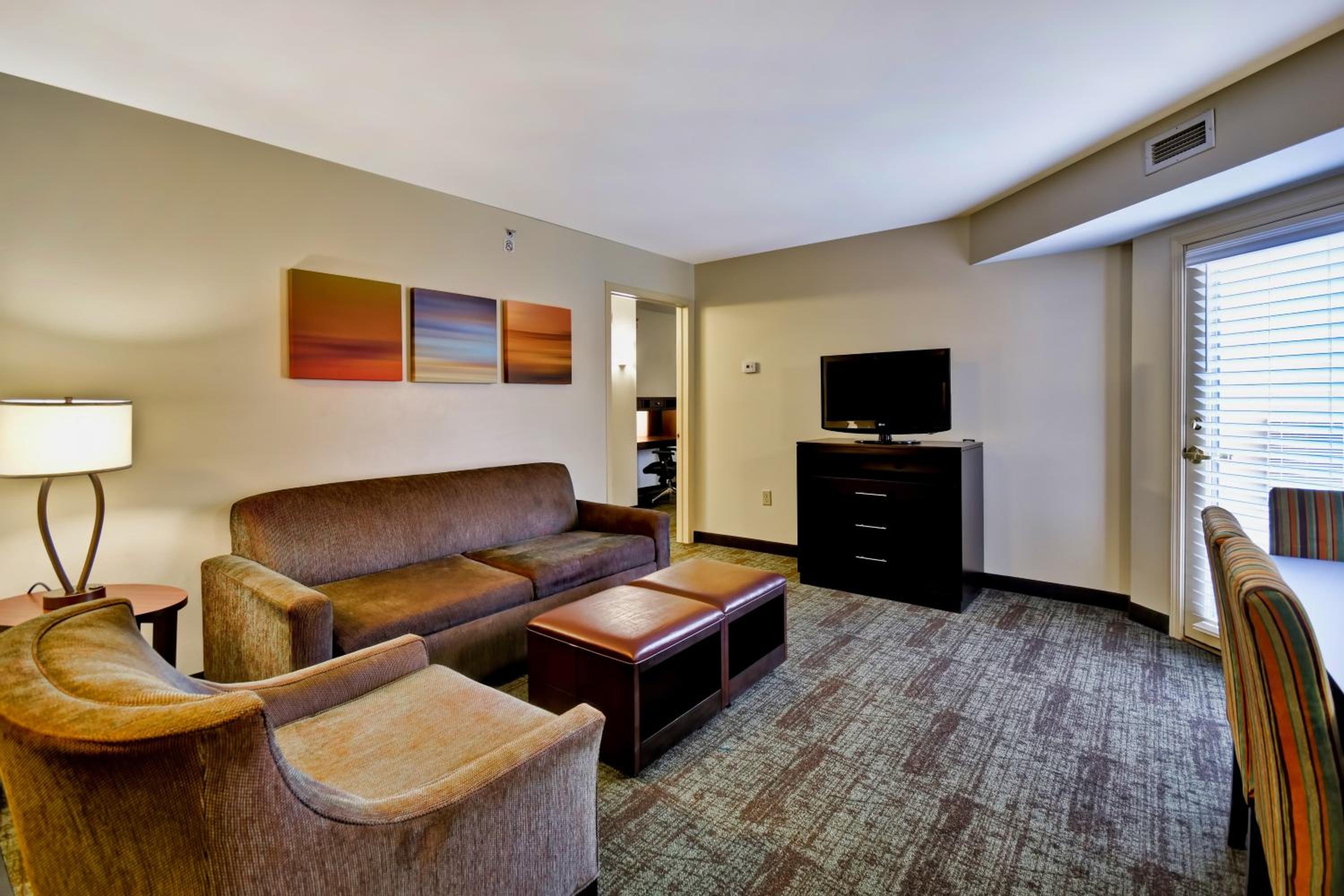 Two-Bedroom Suite - Disability Access - Photo 4