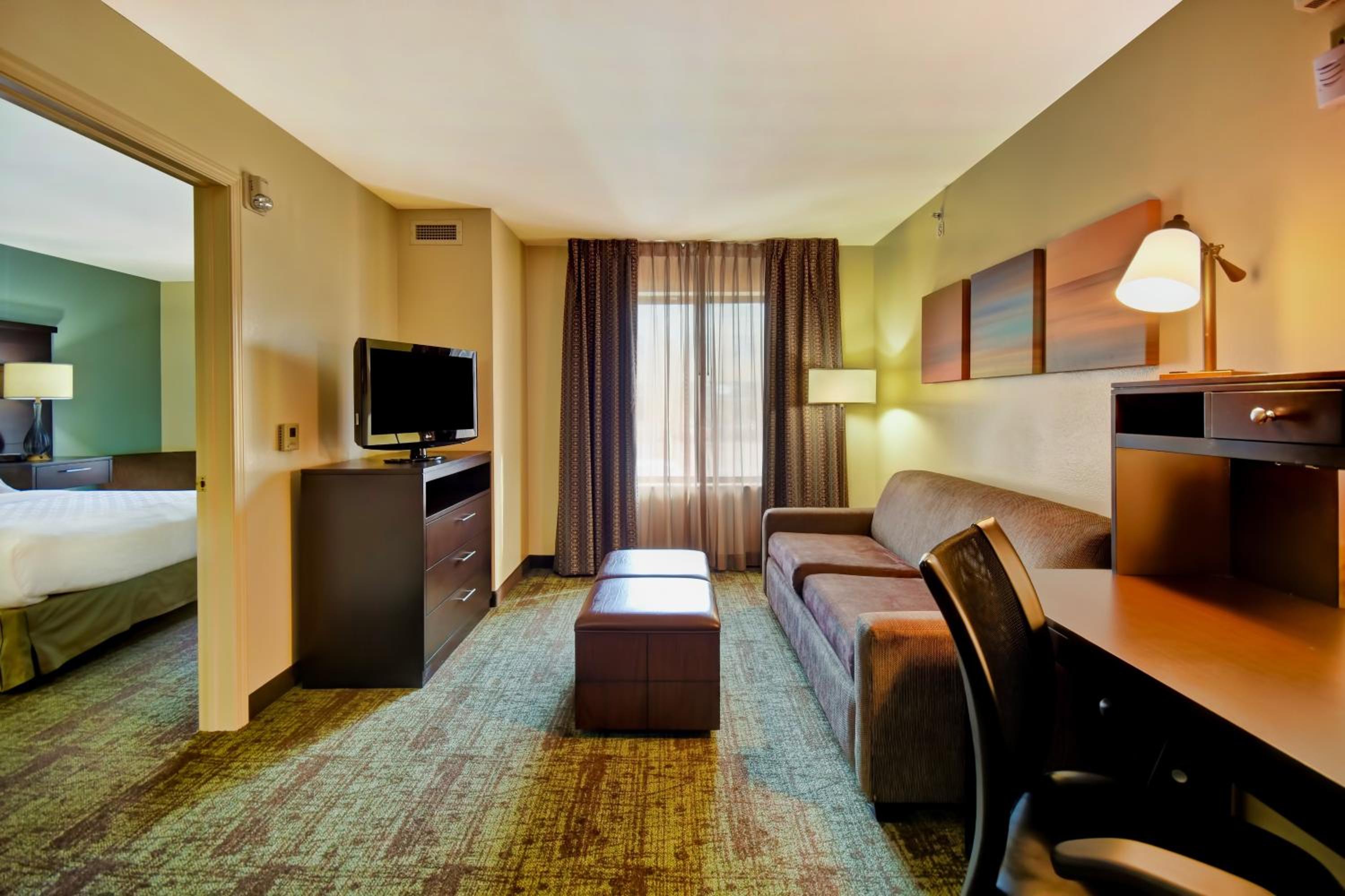 One-Bedroom King Suite - Photo 5