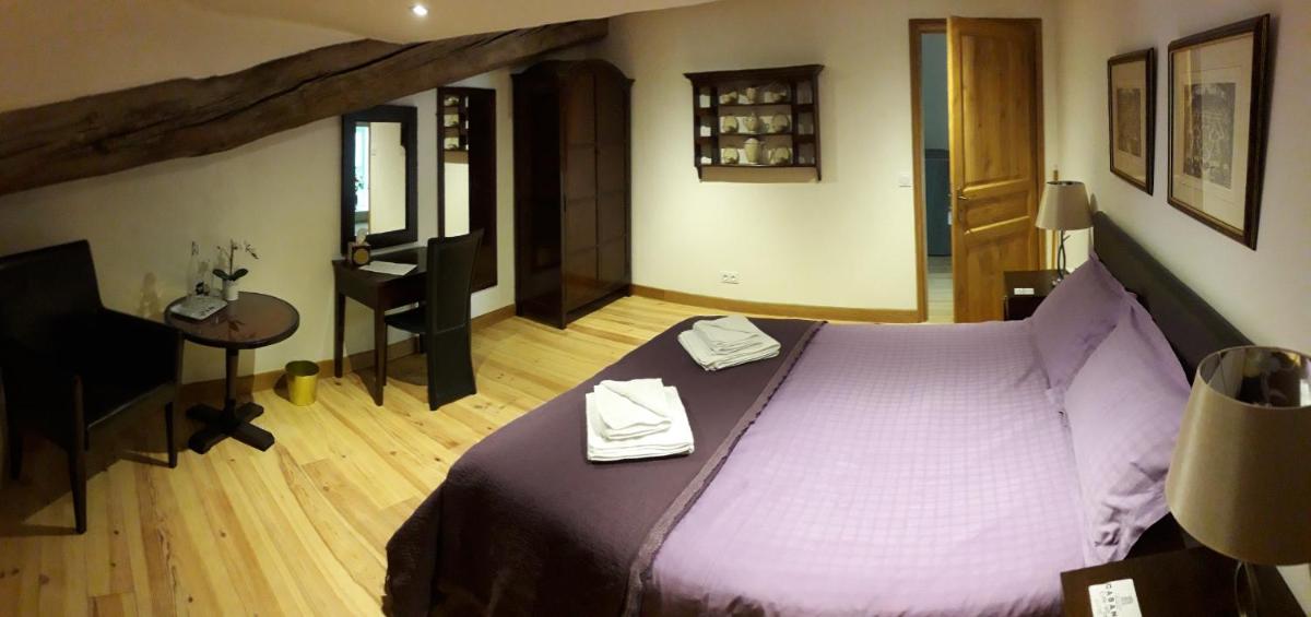 Queen Room photo 2