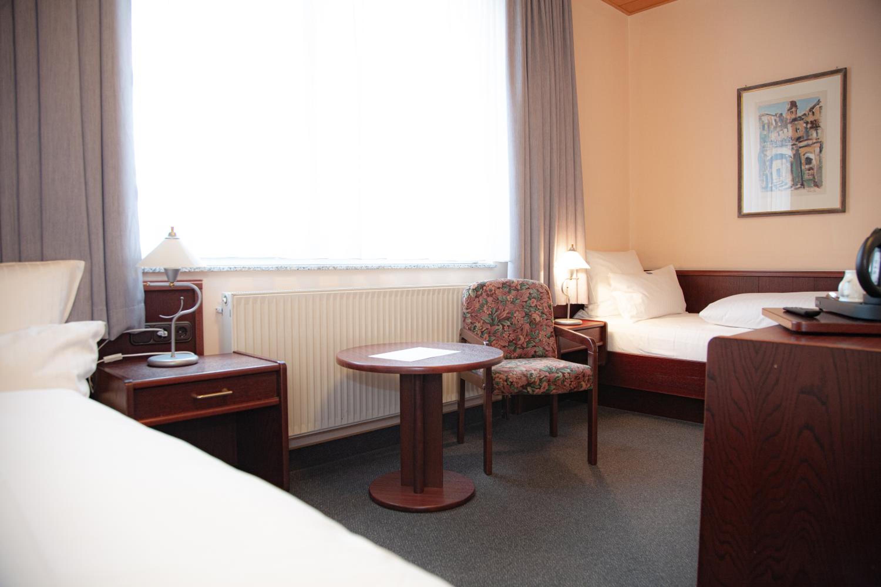 Twin Room - Photo 1