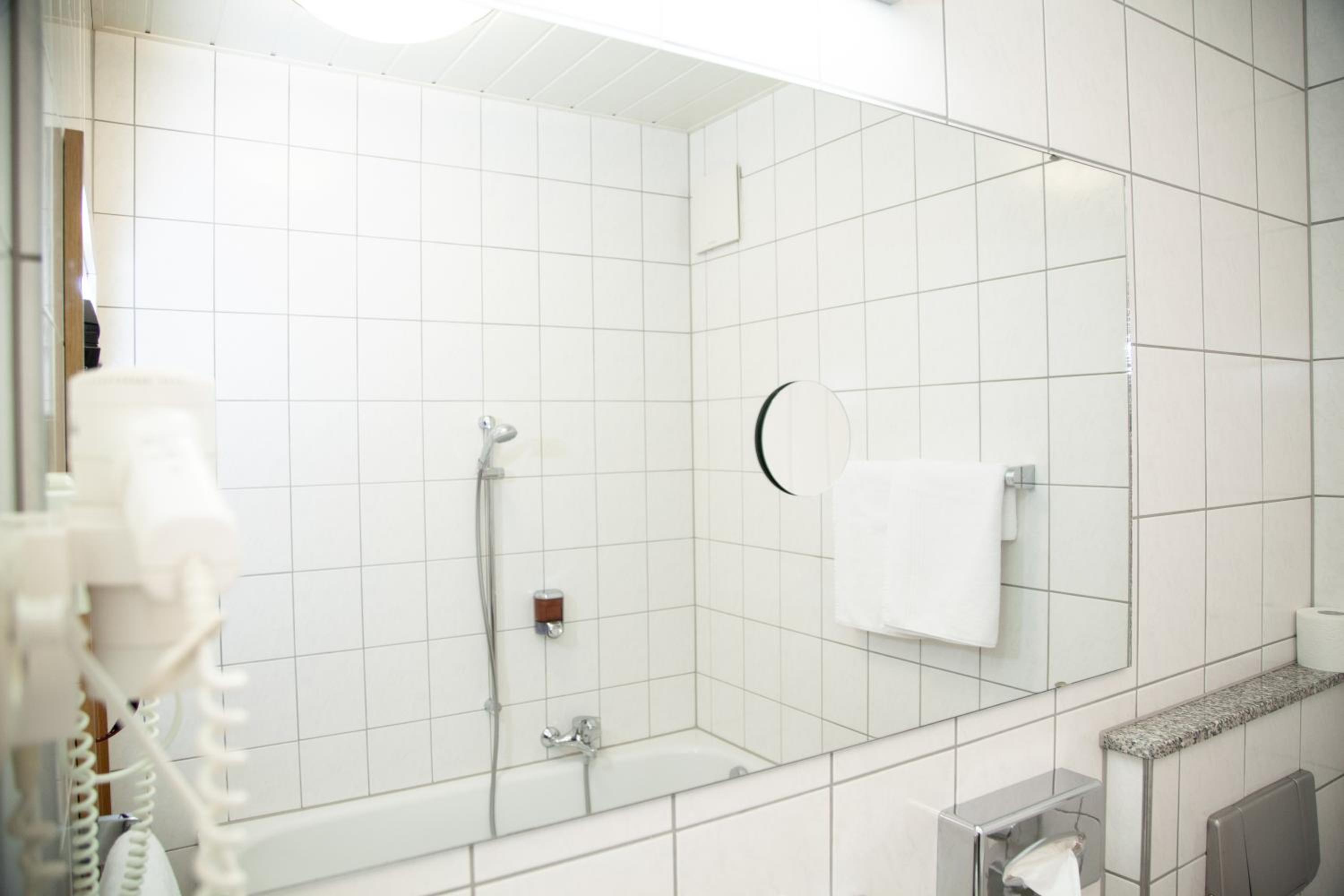 Double Room - Photo 18