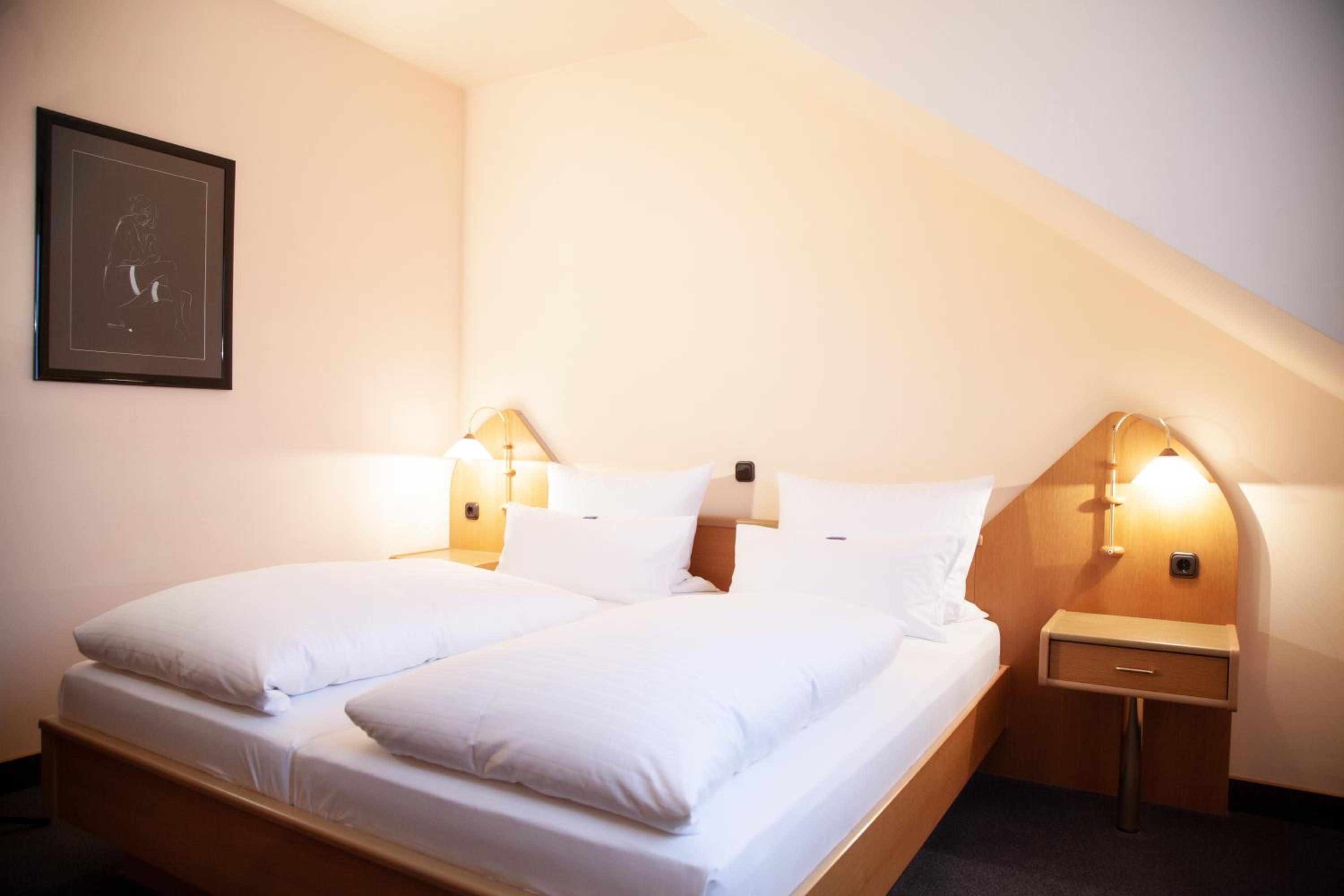 Double Room - Photo 25