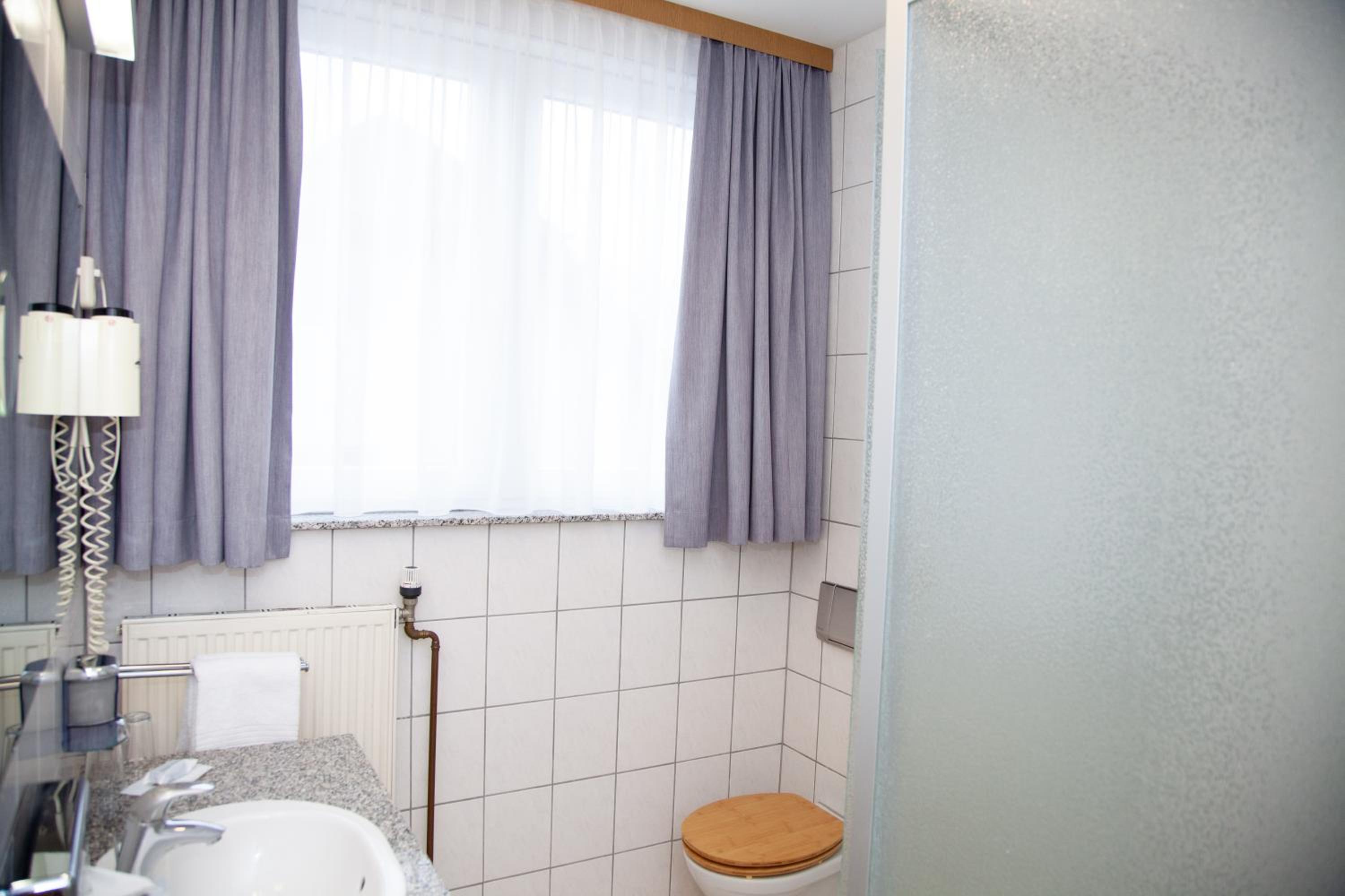 Double Room - Photo 11