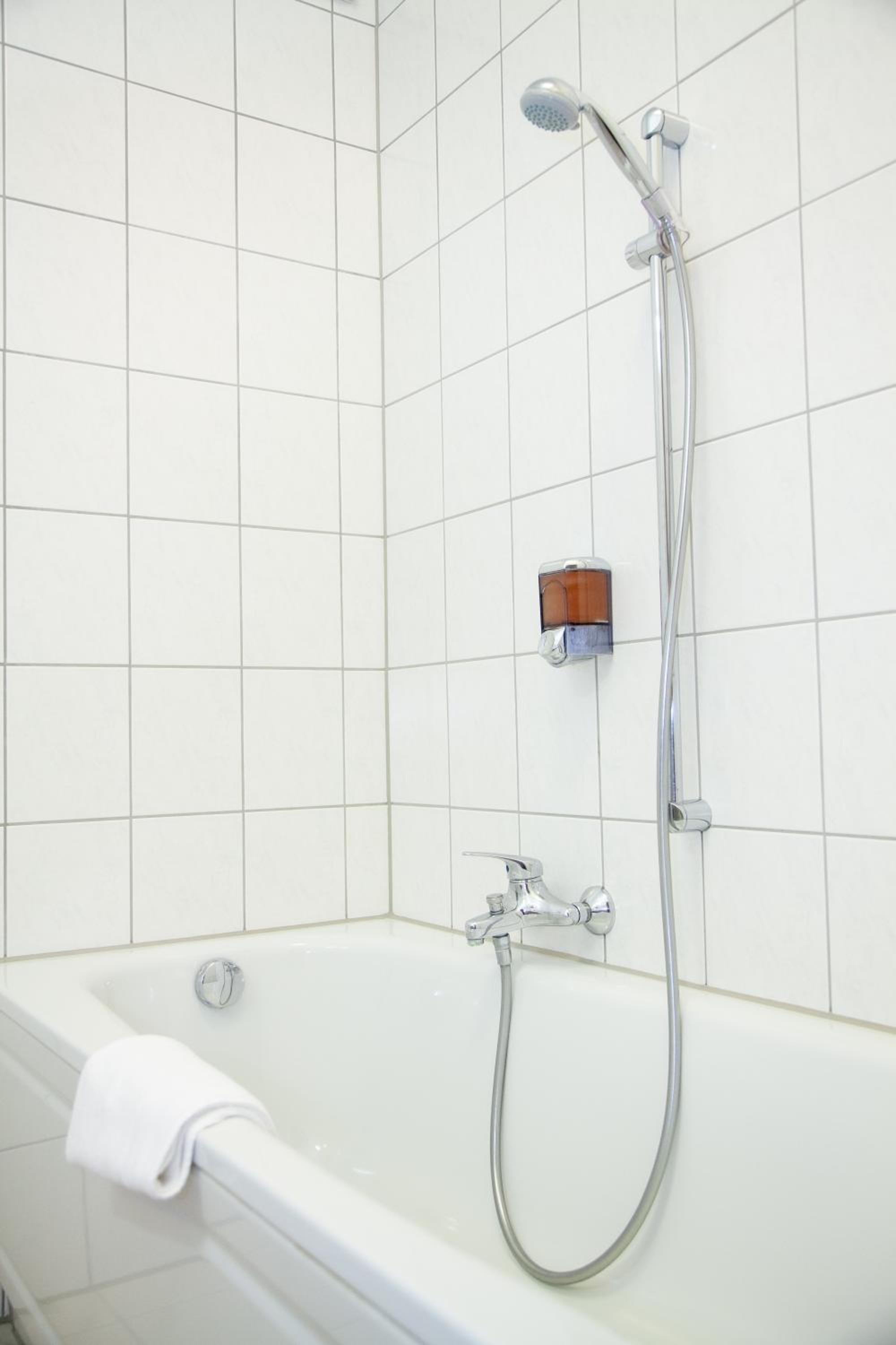 Double Room - Photo 16