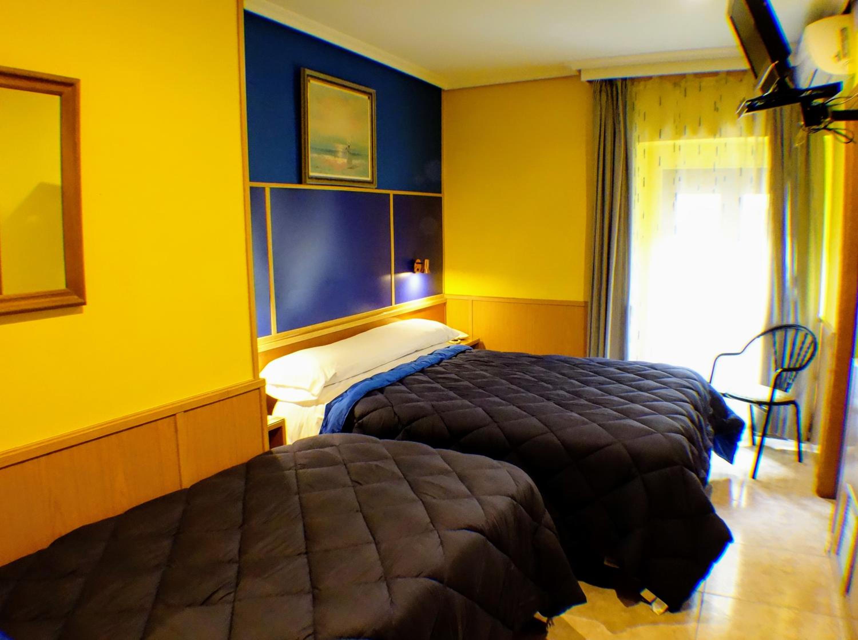 Triple Room - Photo 7