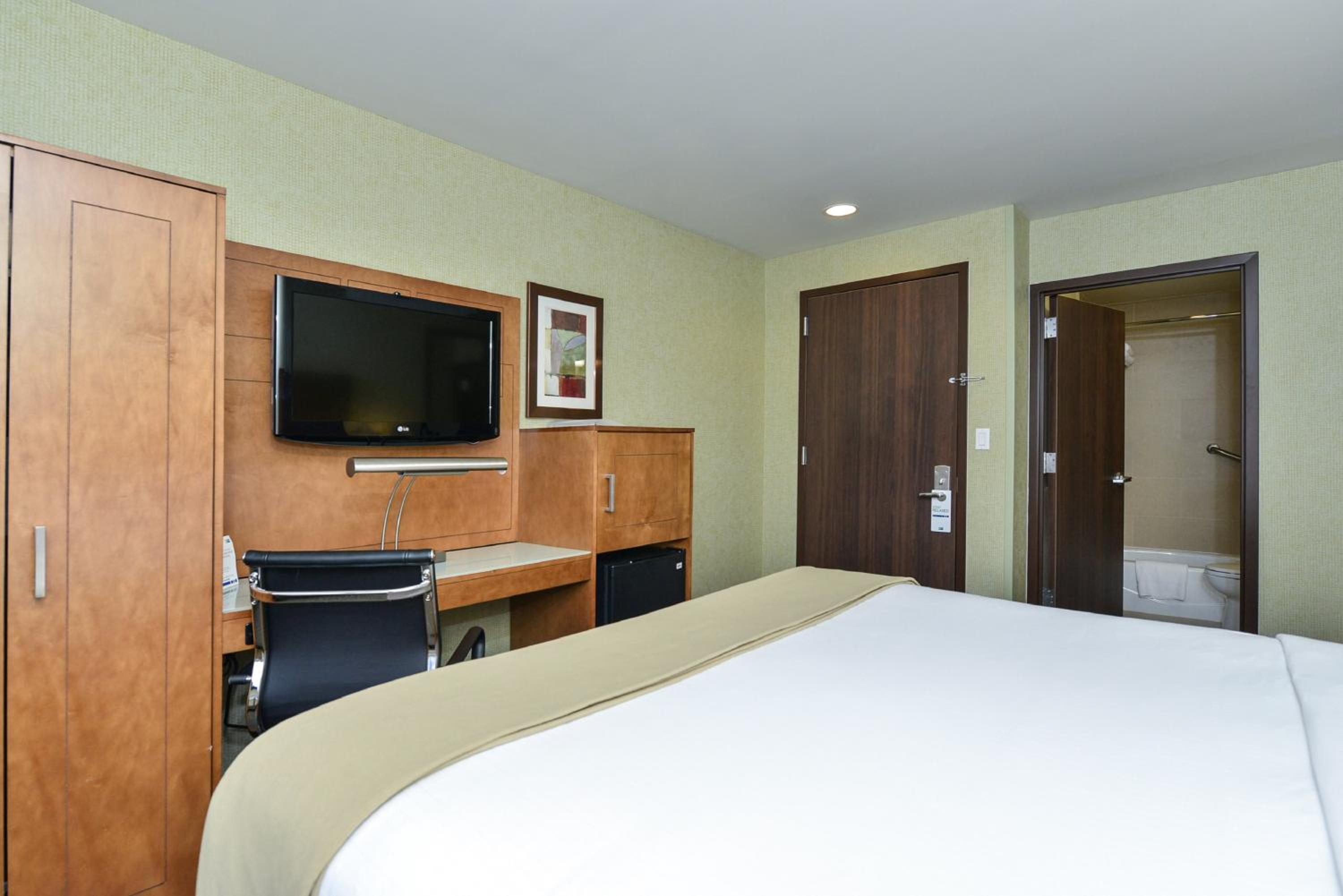 Standard King Room