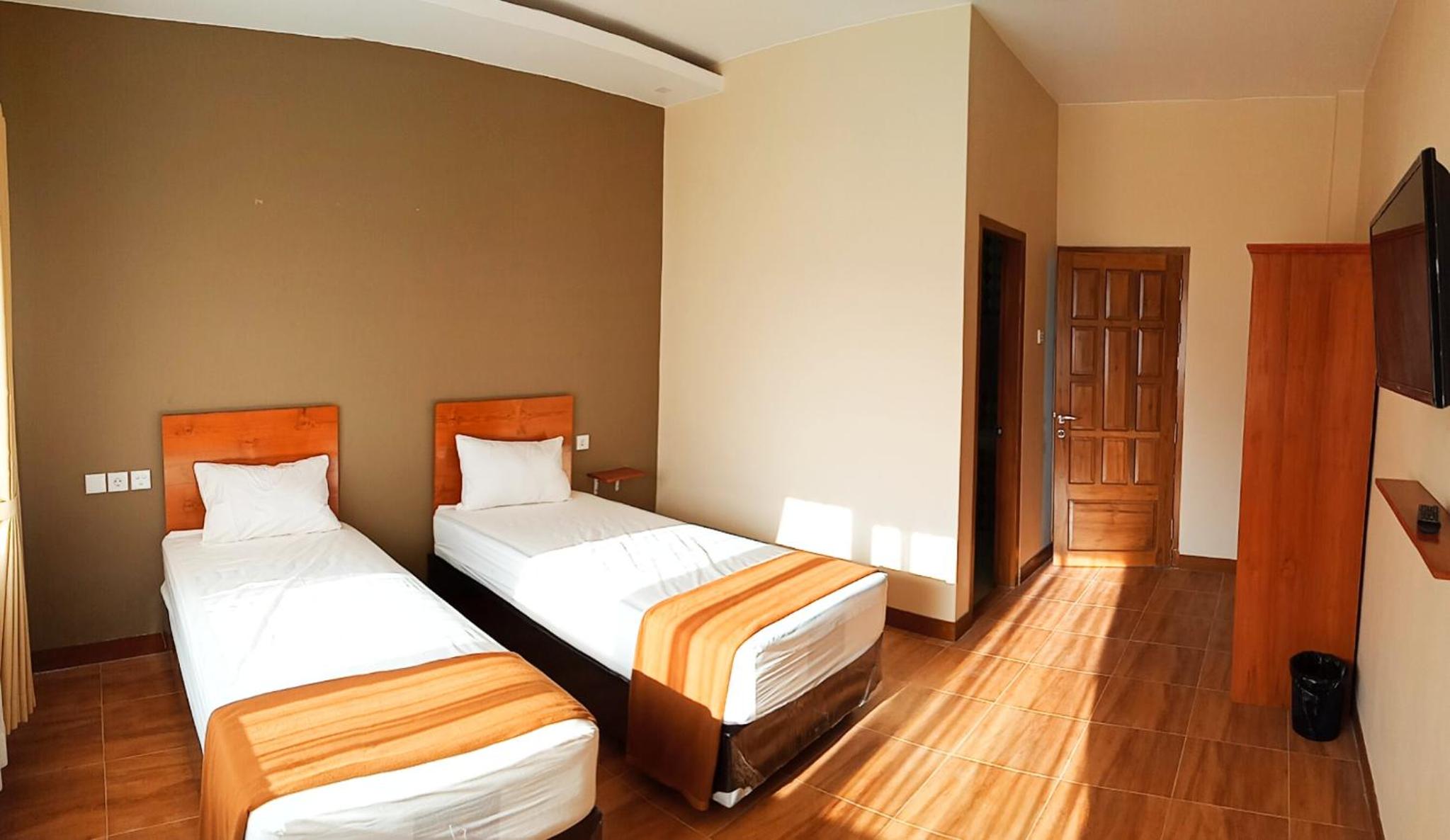 Deluxe Twin Room - Photo 3