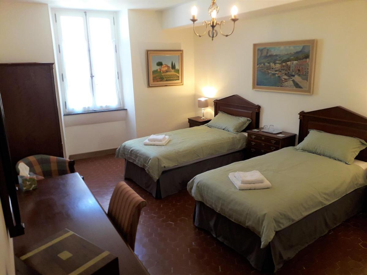 Standard Twin Room photo 2