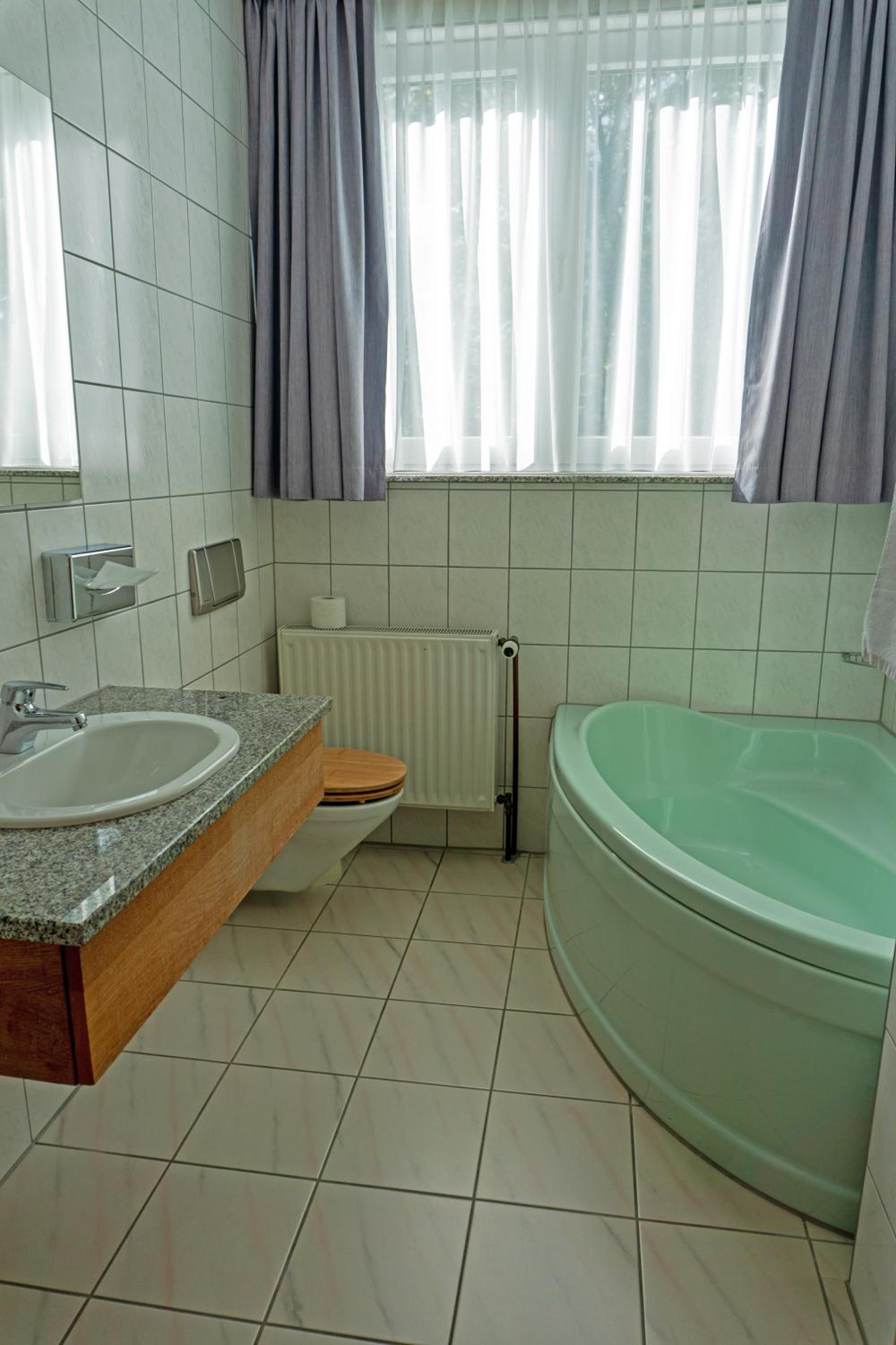Double Room - Photo 12