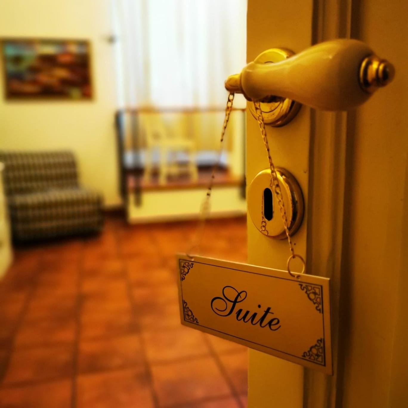 Deluxe Suite - Photo 5