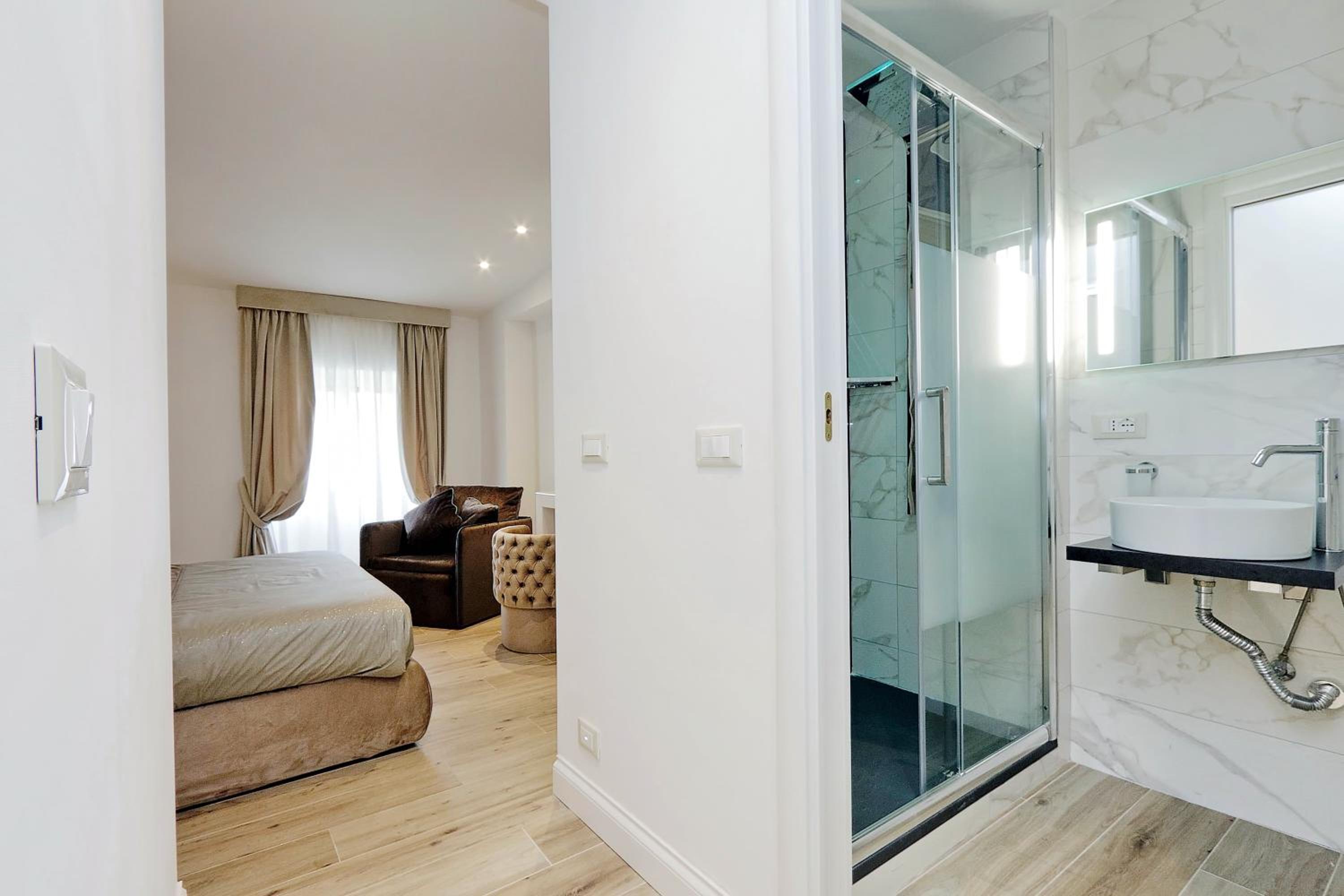 Double Room with Extra Bed photo 1