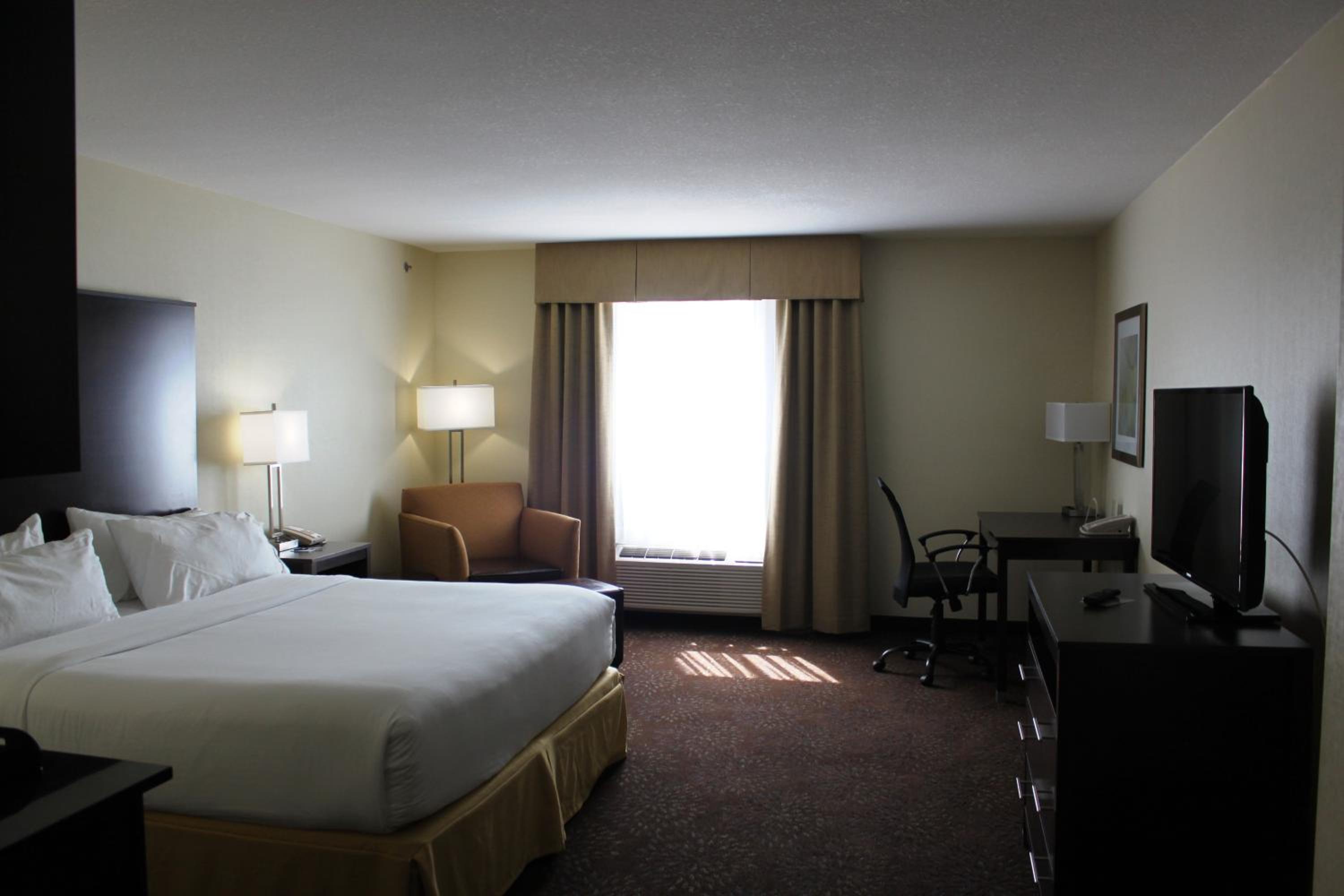 Standard King Room photo 2