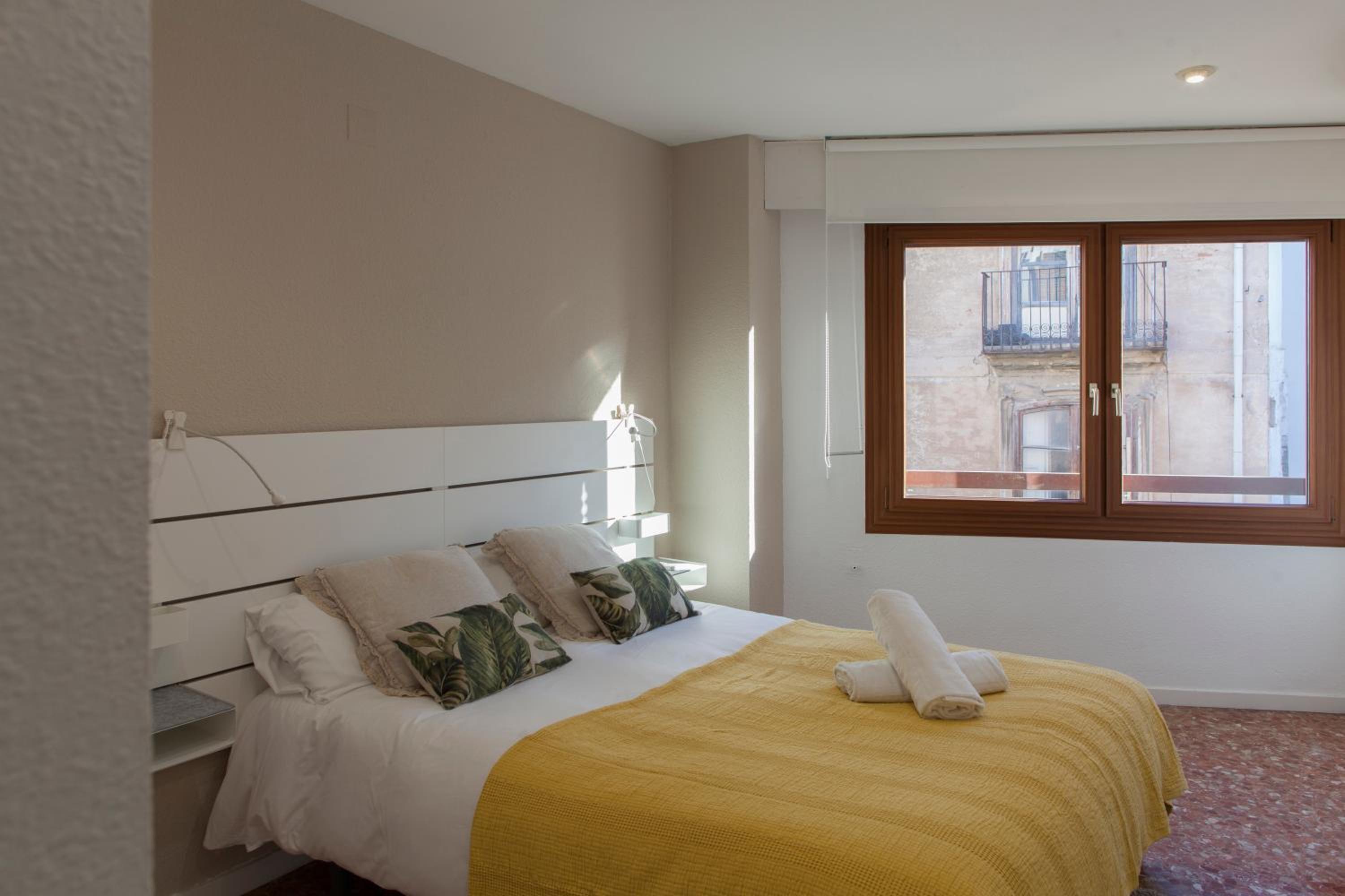 One-Bedroom Apartment - Photo 1