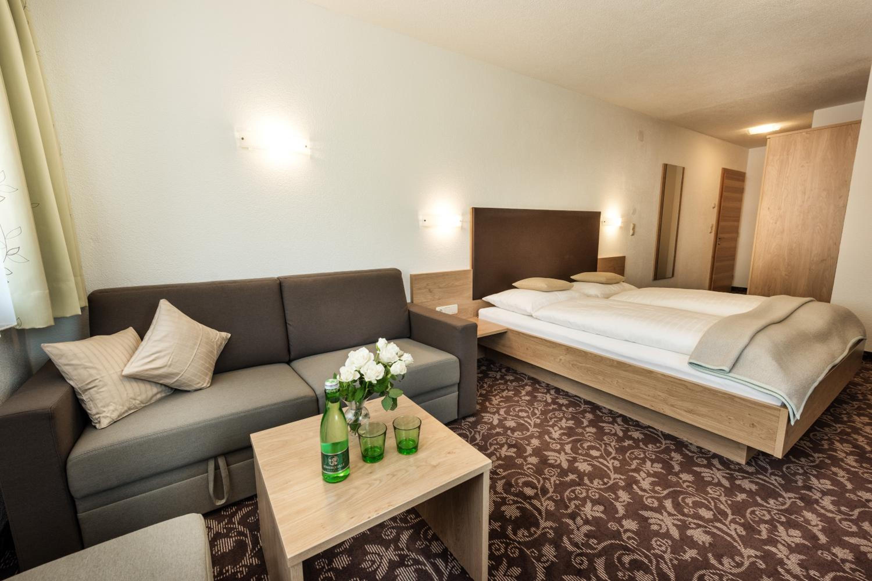 Comfort Double Room with Balcony - Photo 3