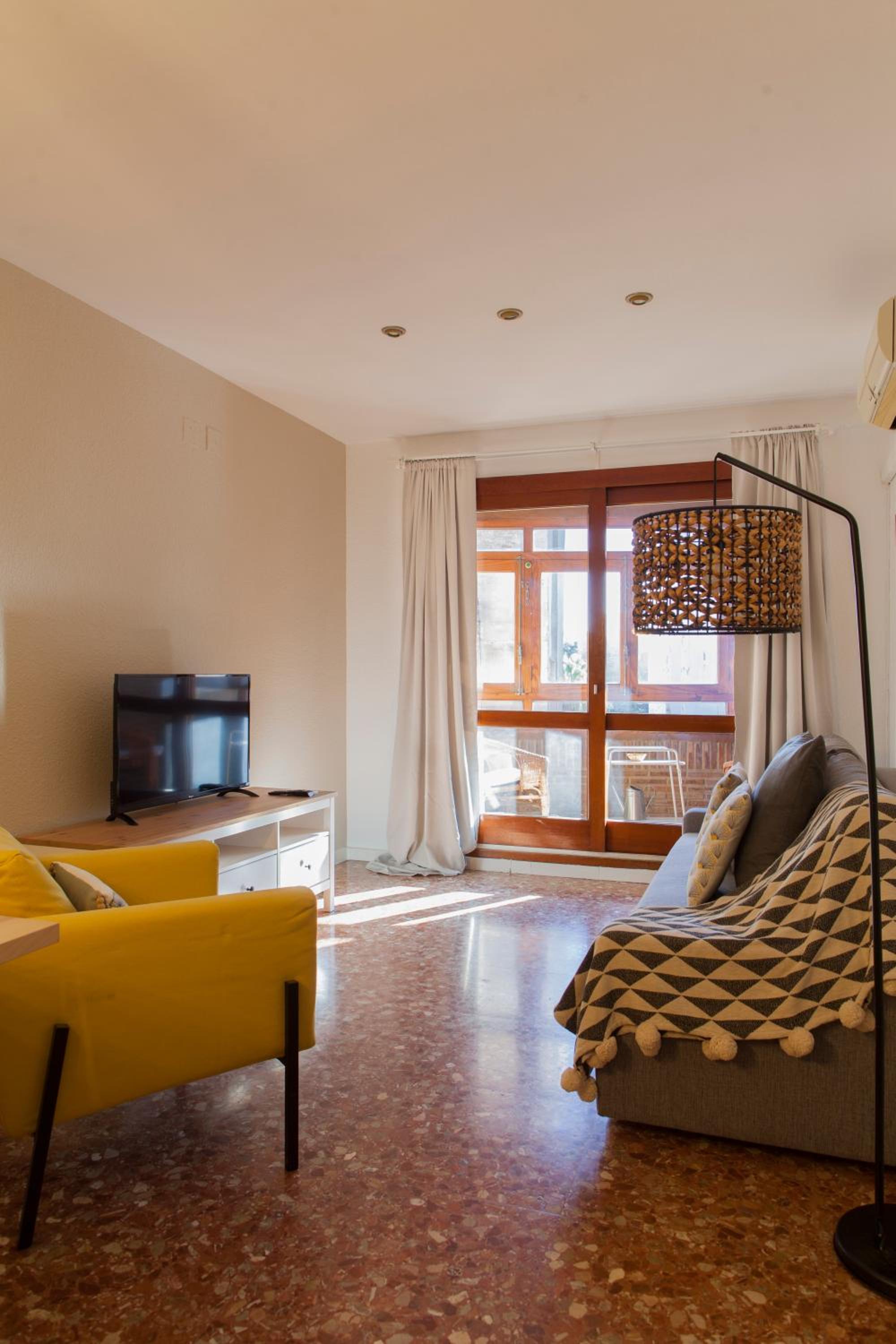 One-Bedroom Apartment - Photo 4