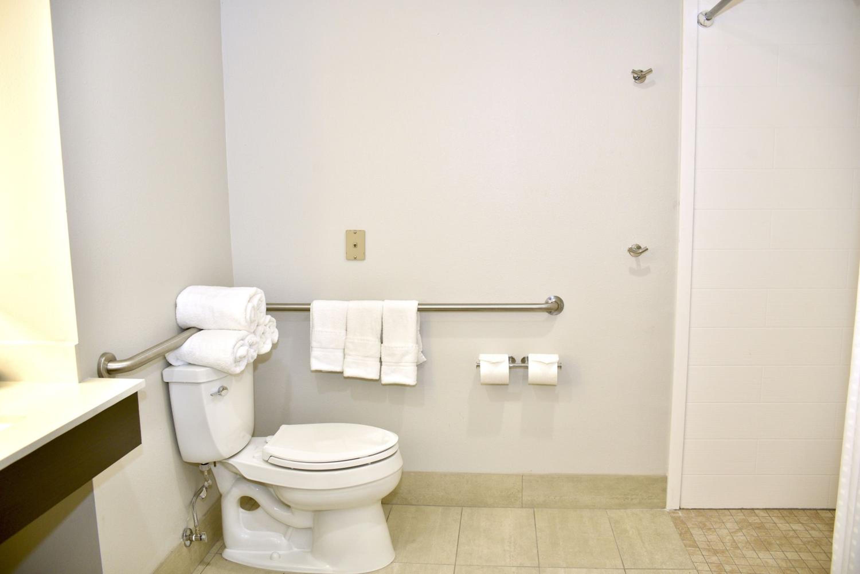 Standard King Room - Photo 2