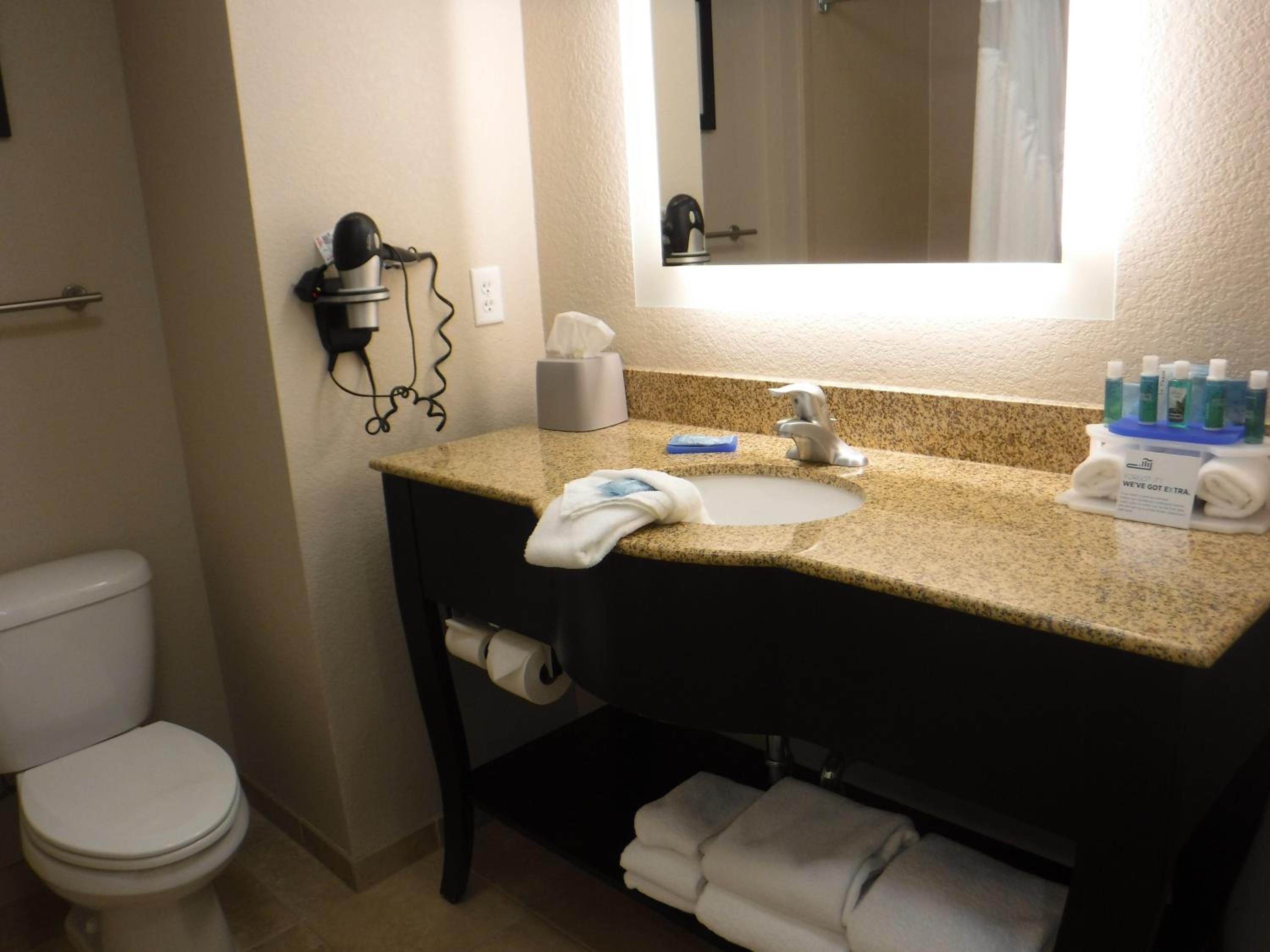 Double Room with Two Double Beds - Hearing Accessible/Non-Smoking  photo 2