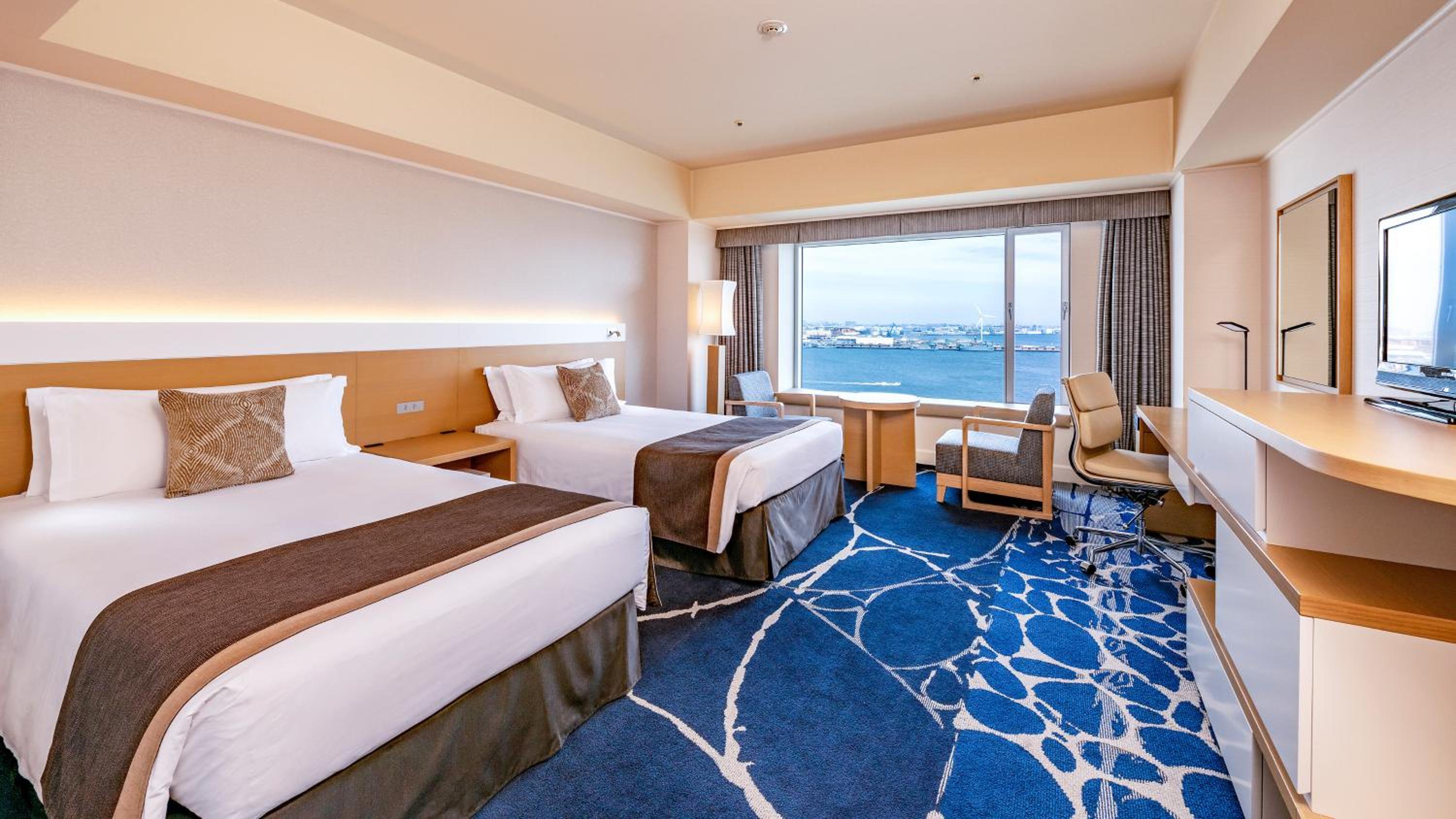 Premium Twin Room with Harbor View - Photo 1