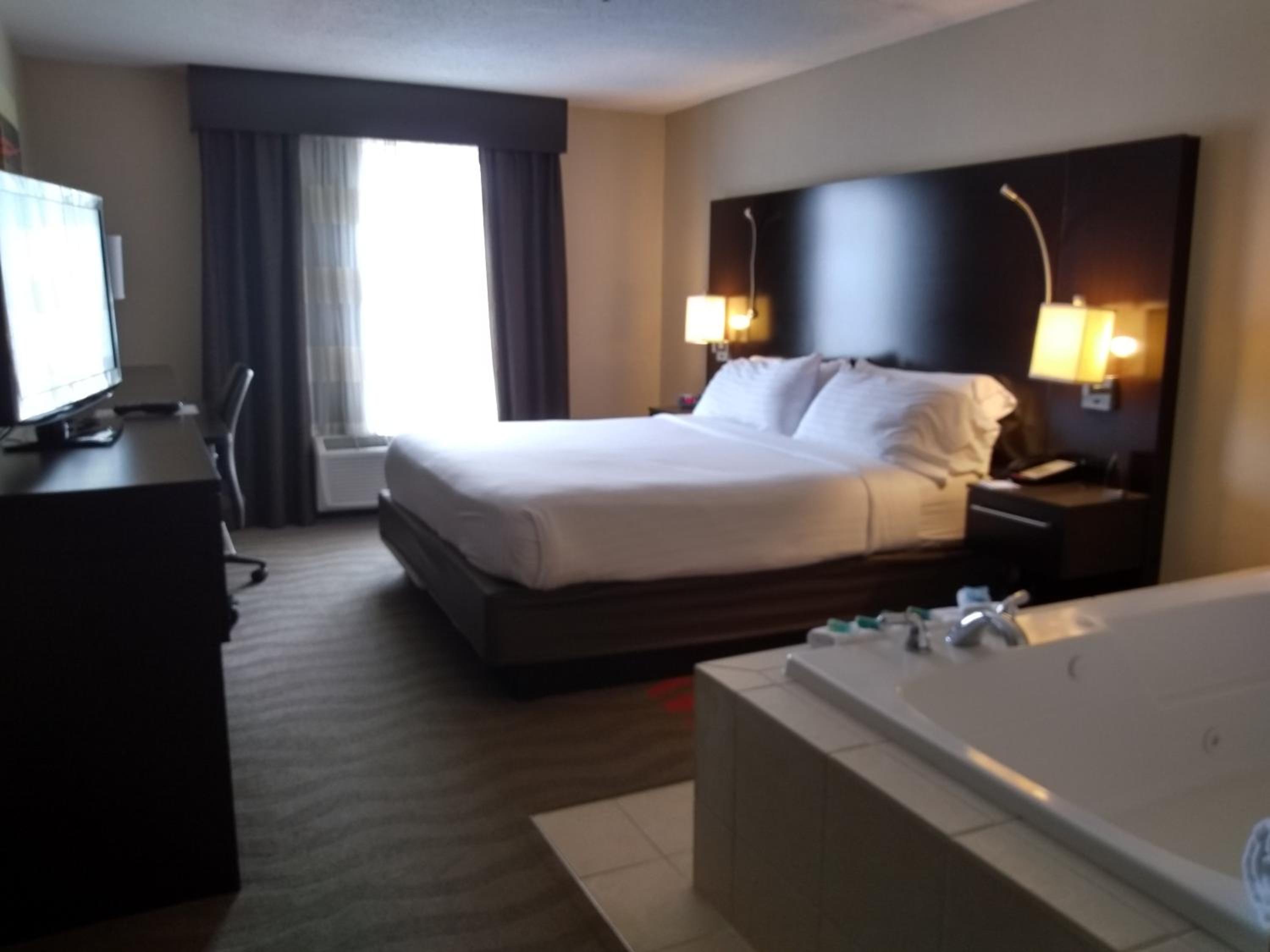 King Room With Jetted Tub photo 2