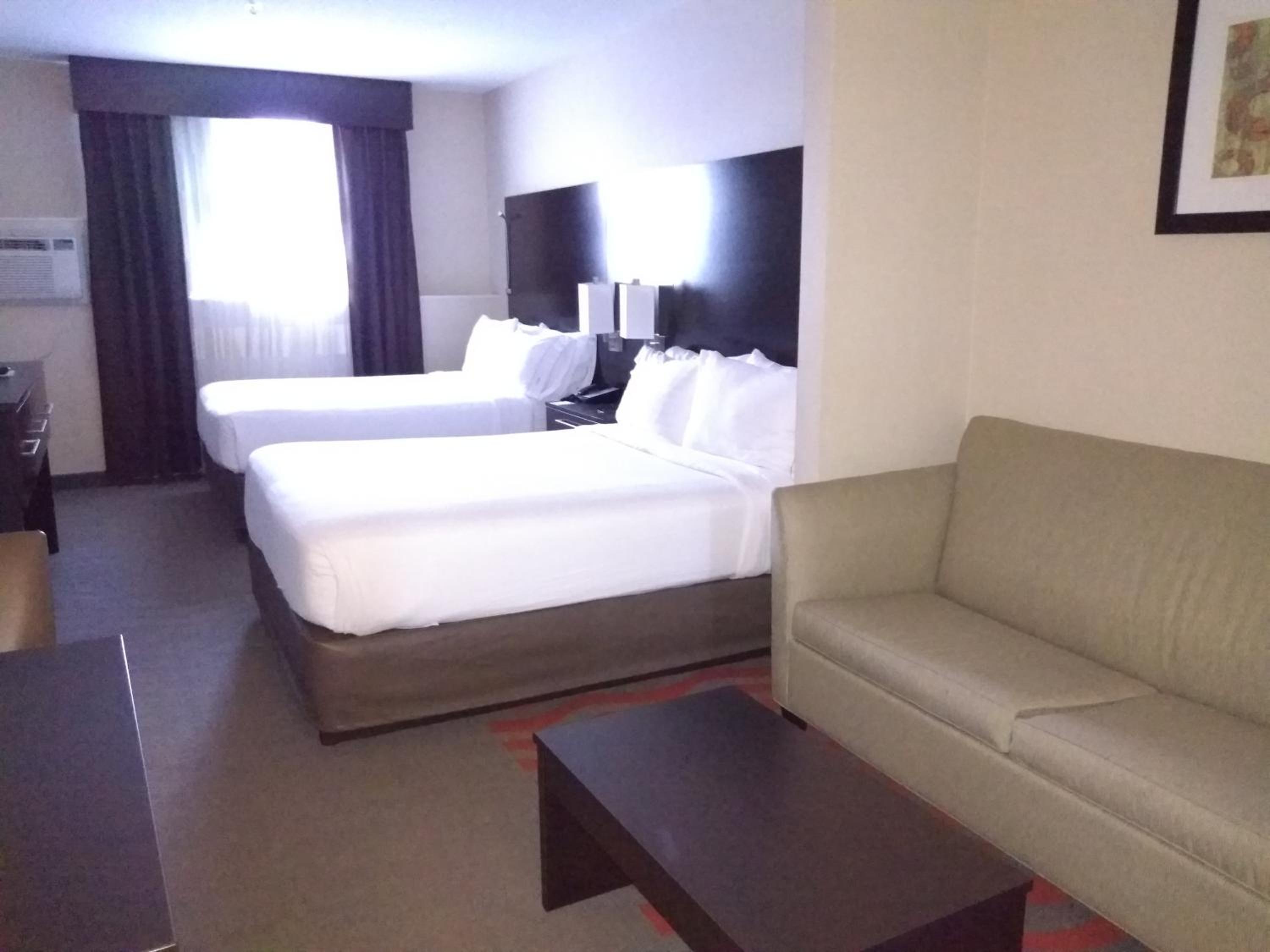 Queen Suite with Two Queen Beds - Photo 1