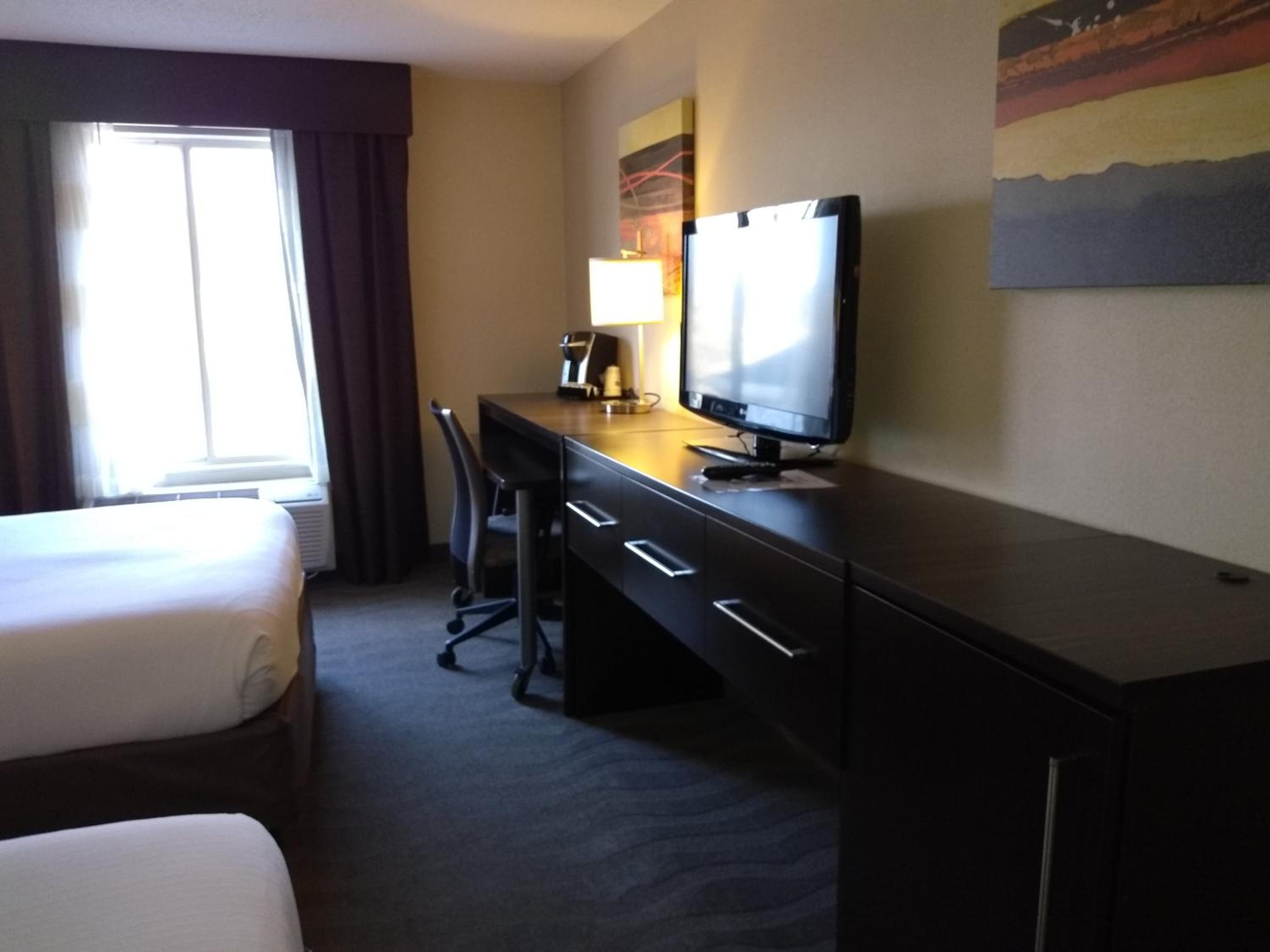 Standard Room with Two Queen Beds - Photo 1