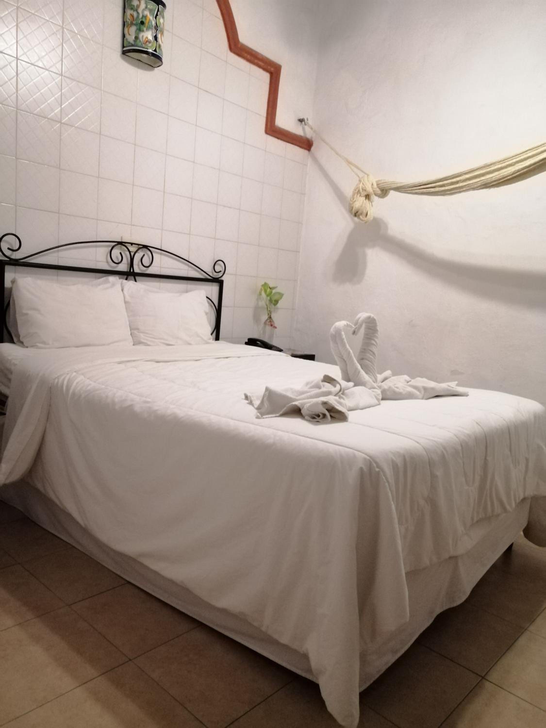 Double Room - Photo 3