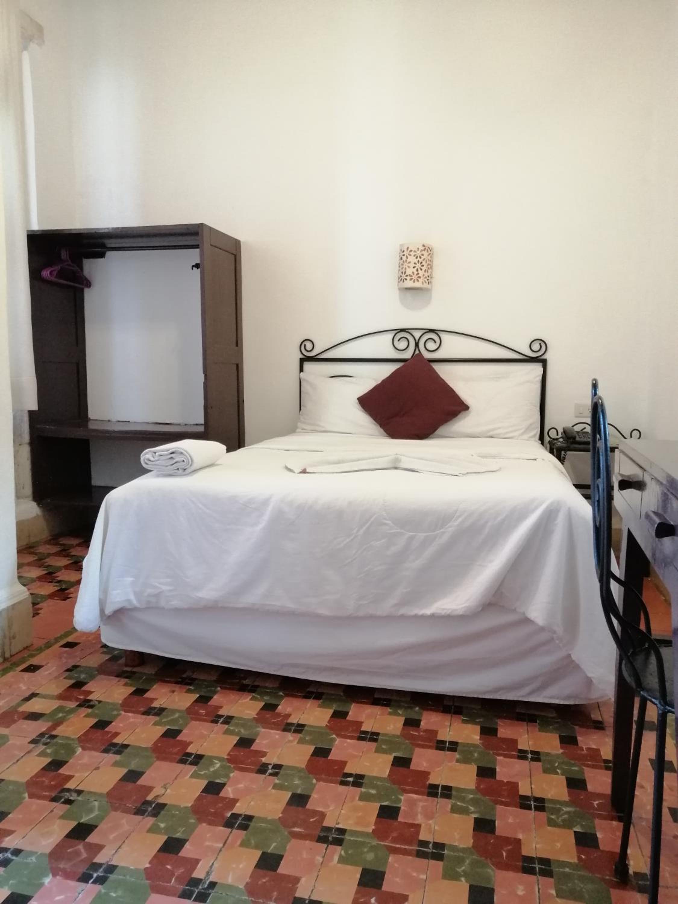 Double Room - Photo 2