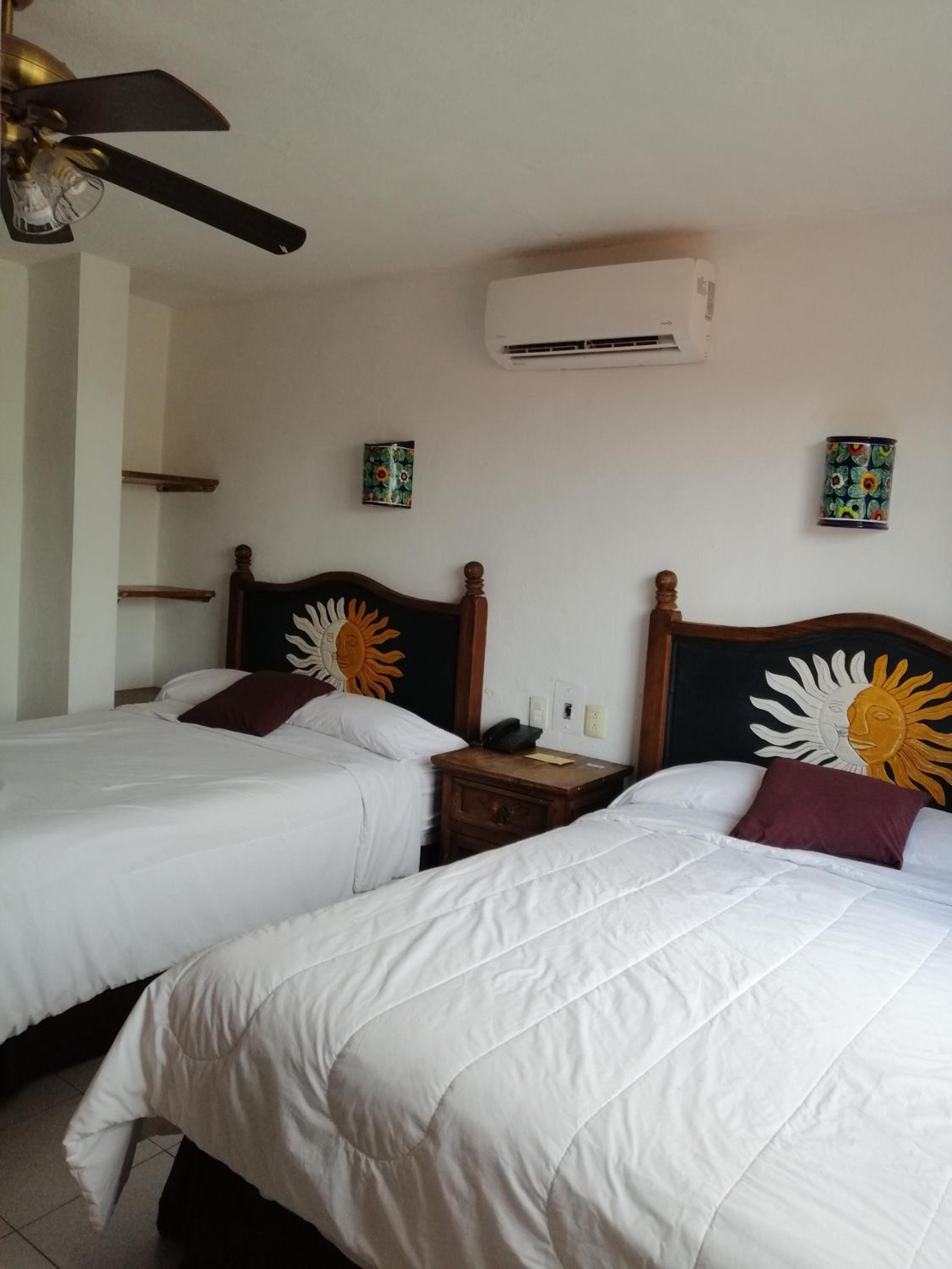 Double Room with Two Double Beds - Photo 11