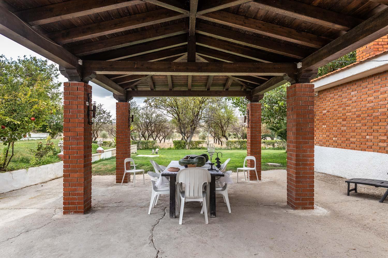 Villa photo 2