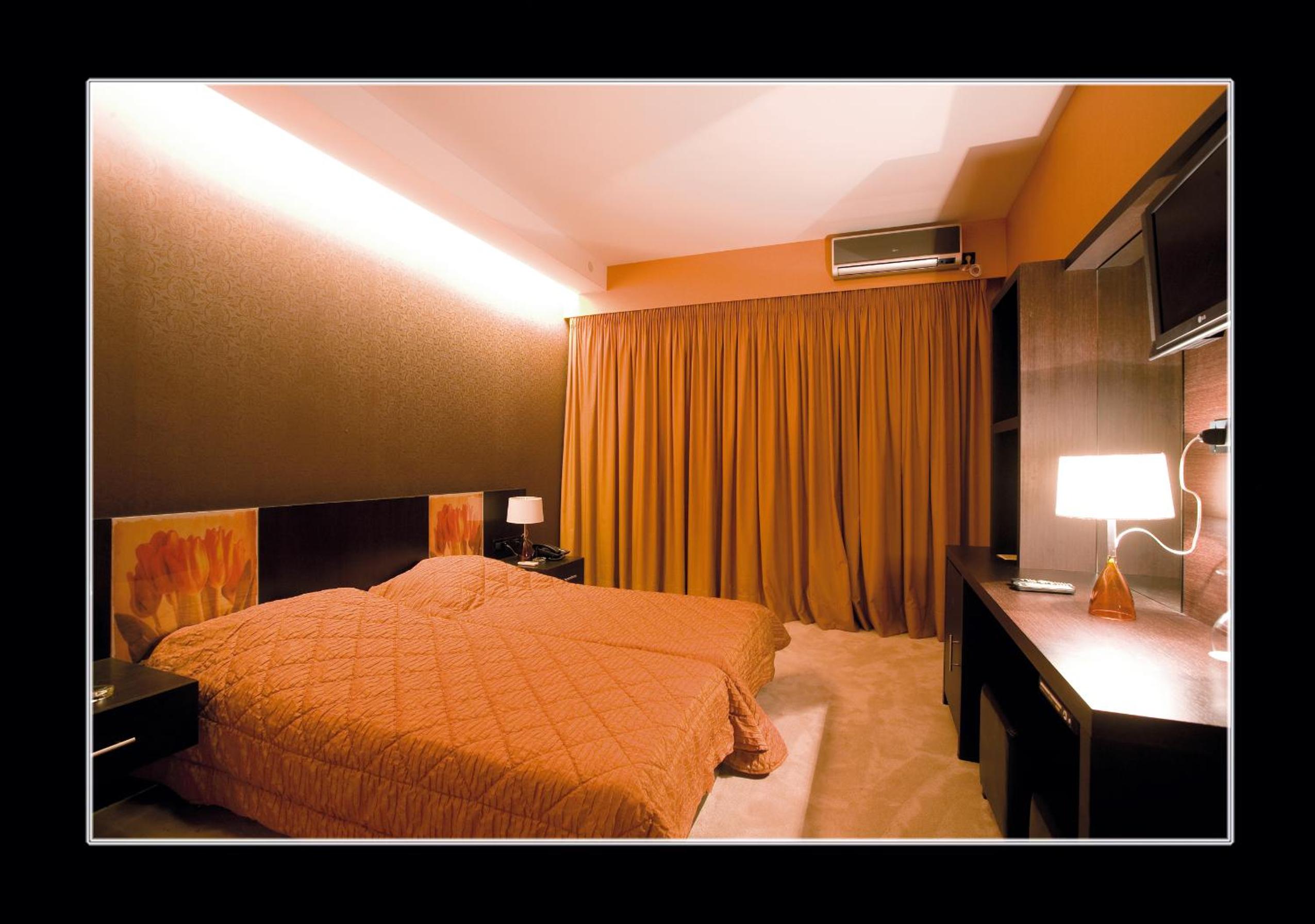 Double or Twin Room - Photo 1