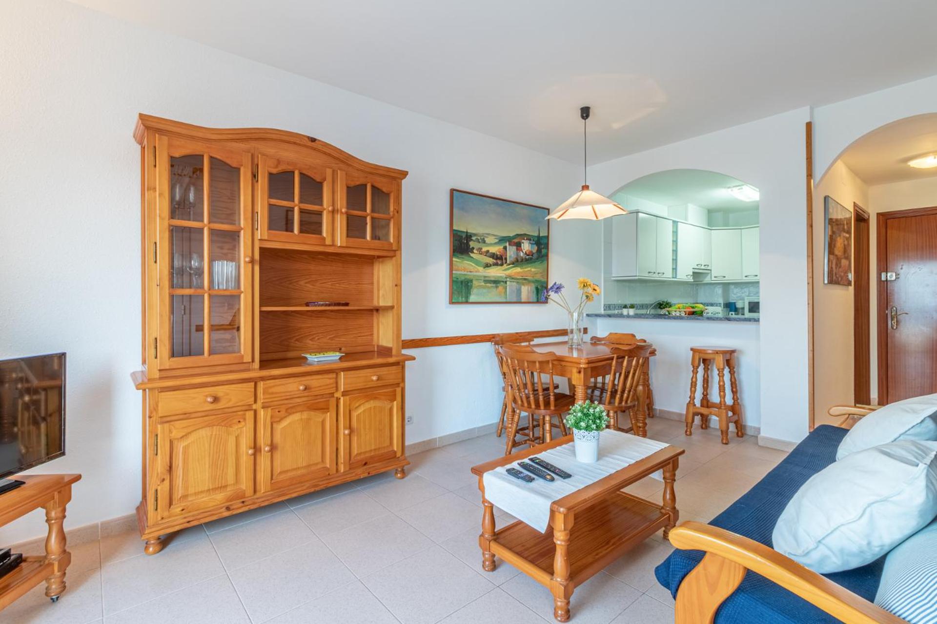 One-Bedroom Apartment - Sea View