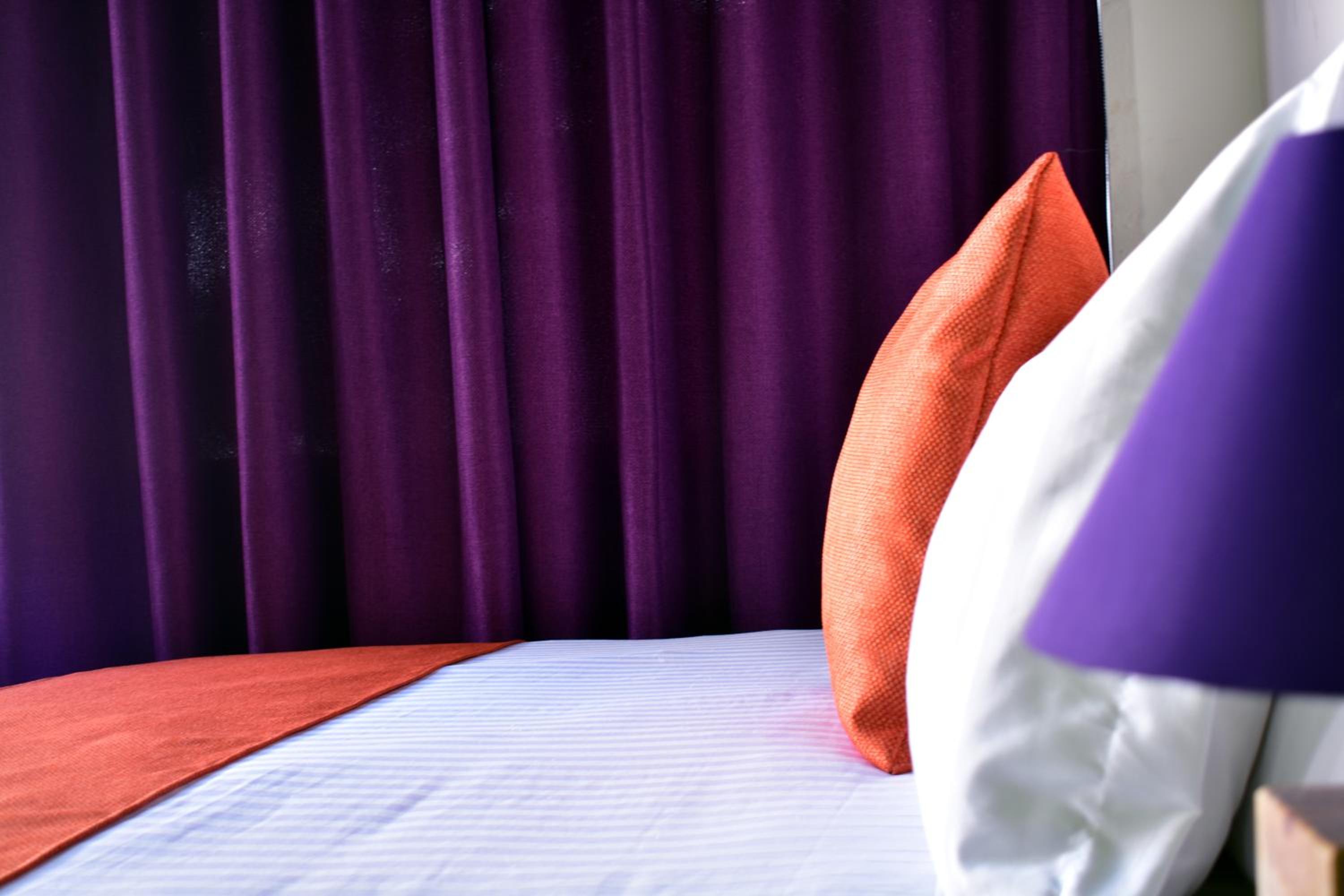 Deluxe Room - Photo 3