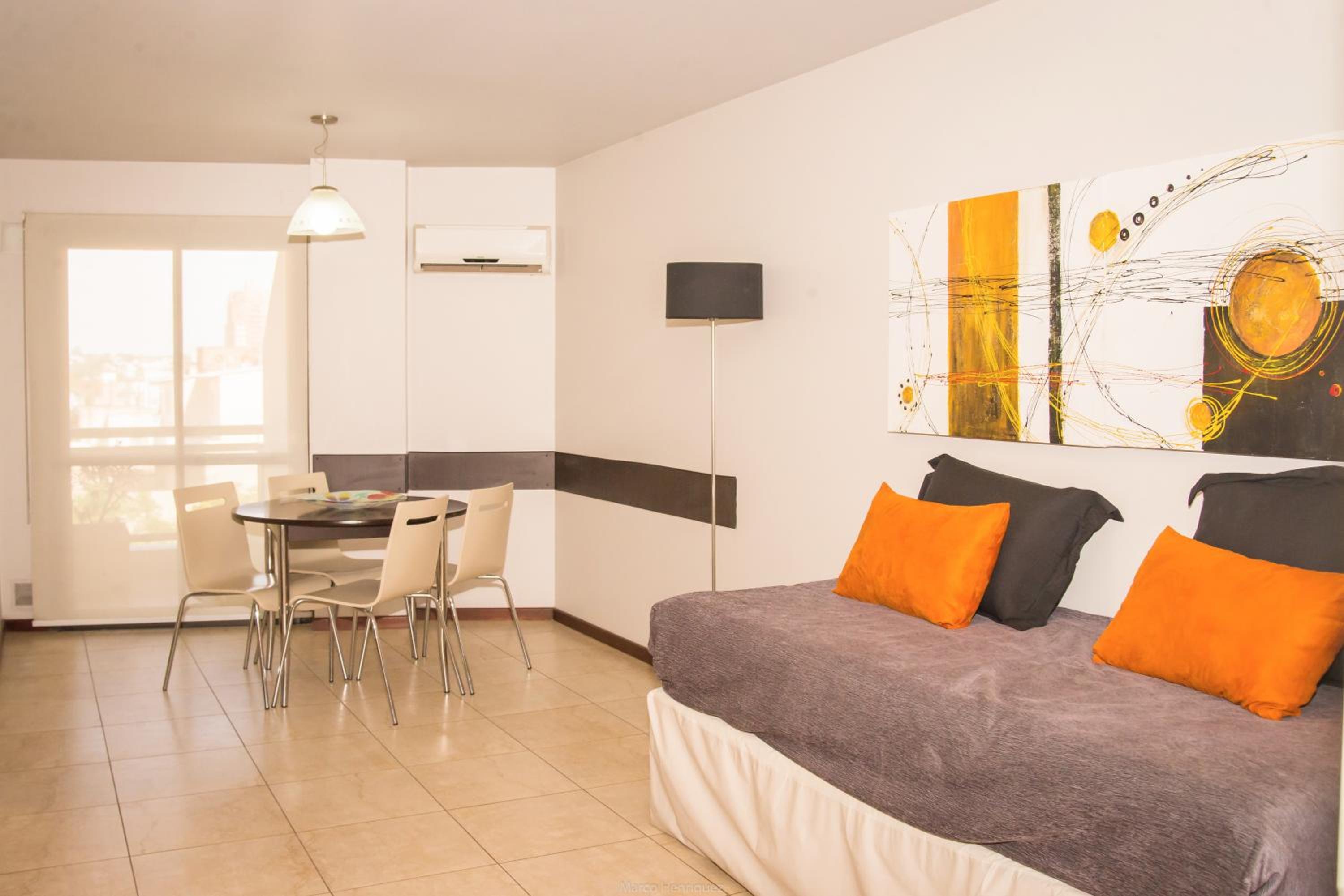 One-Bedroom Apartment photo 1