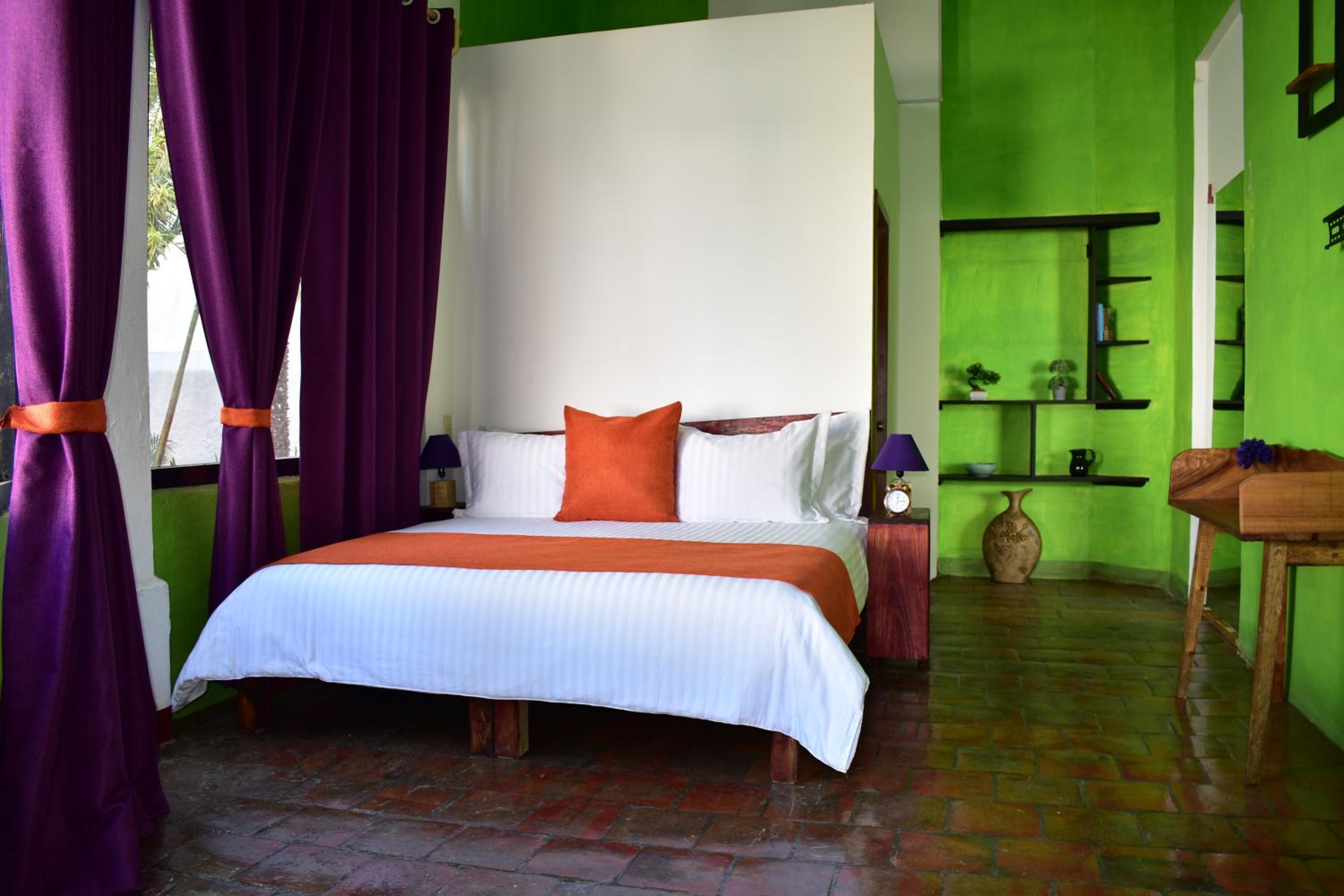 Deluxe Room - Photo 6