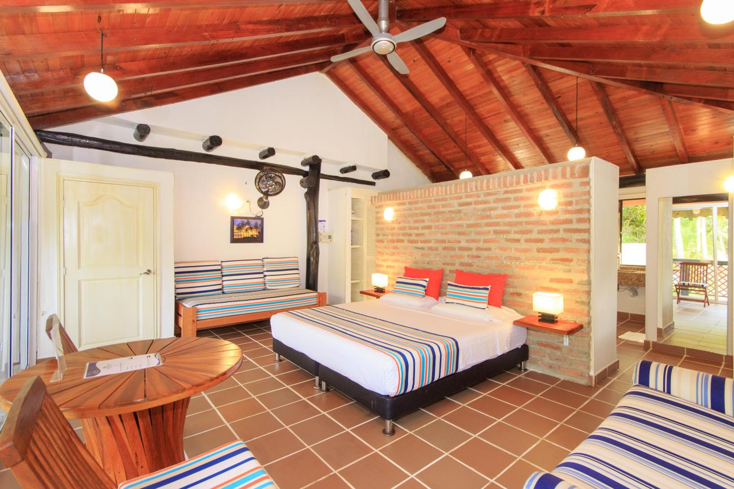 King Suite with Balcony photo 1
