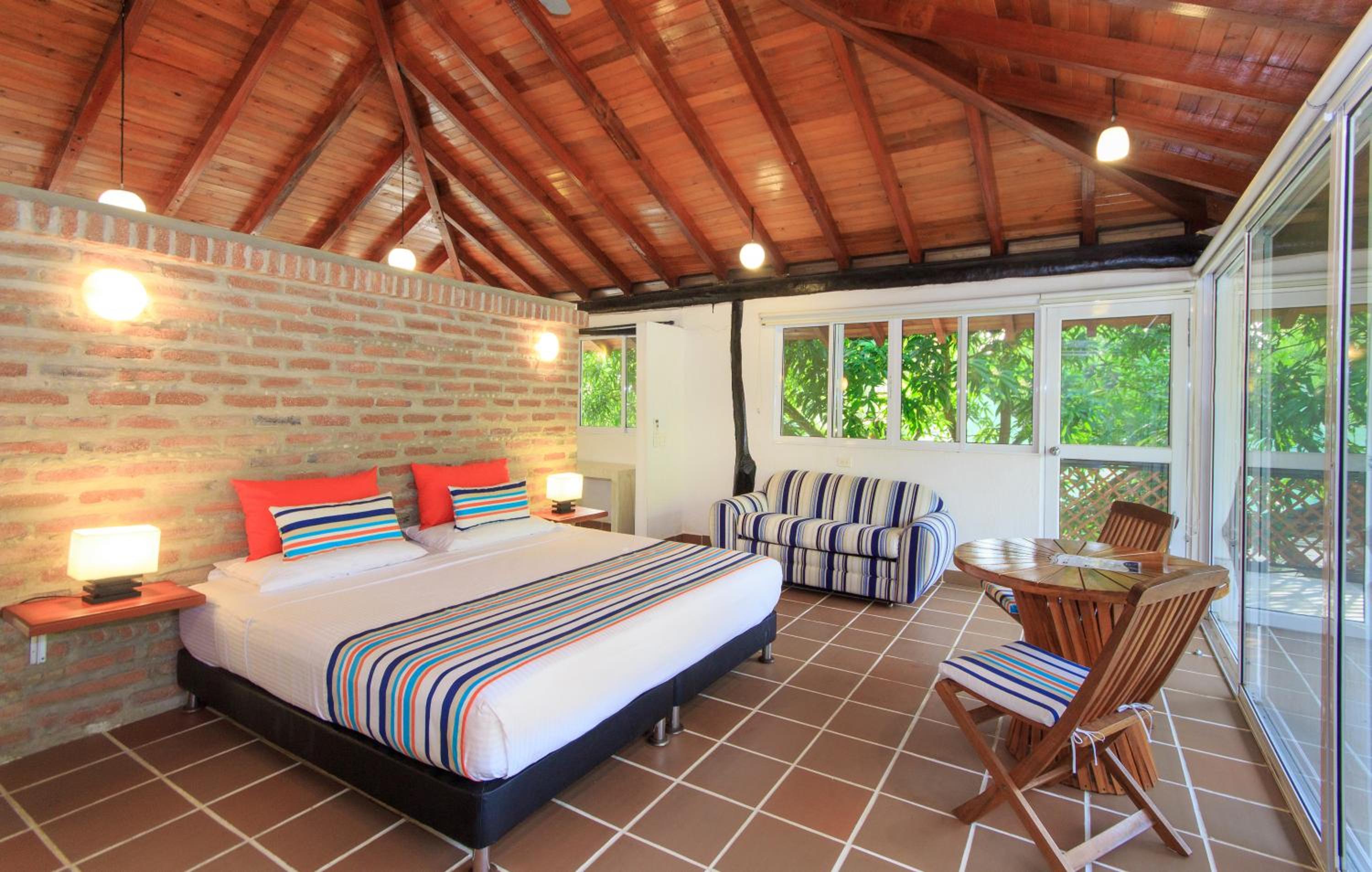 King Suite with Balcony photo 2